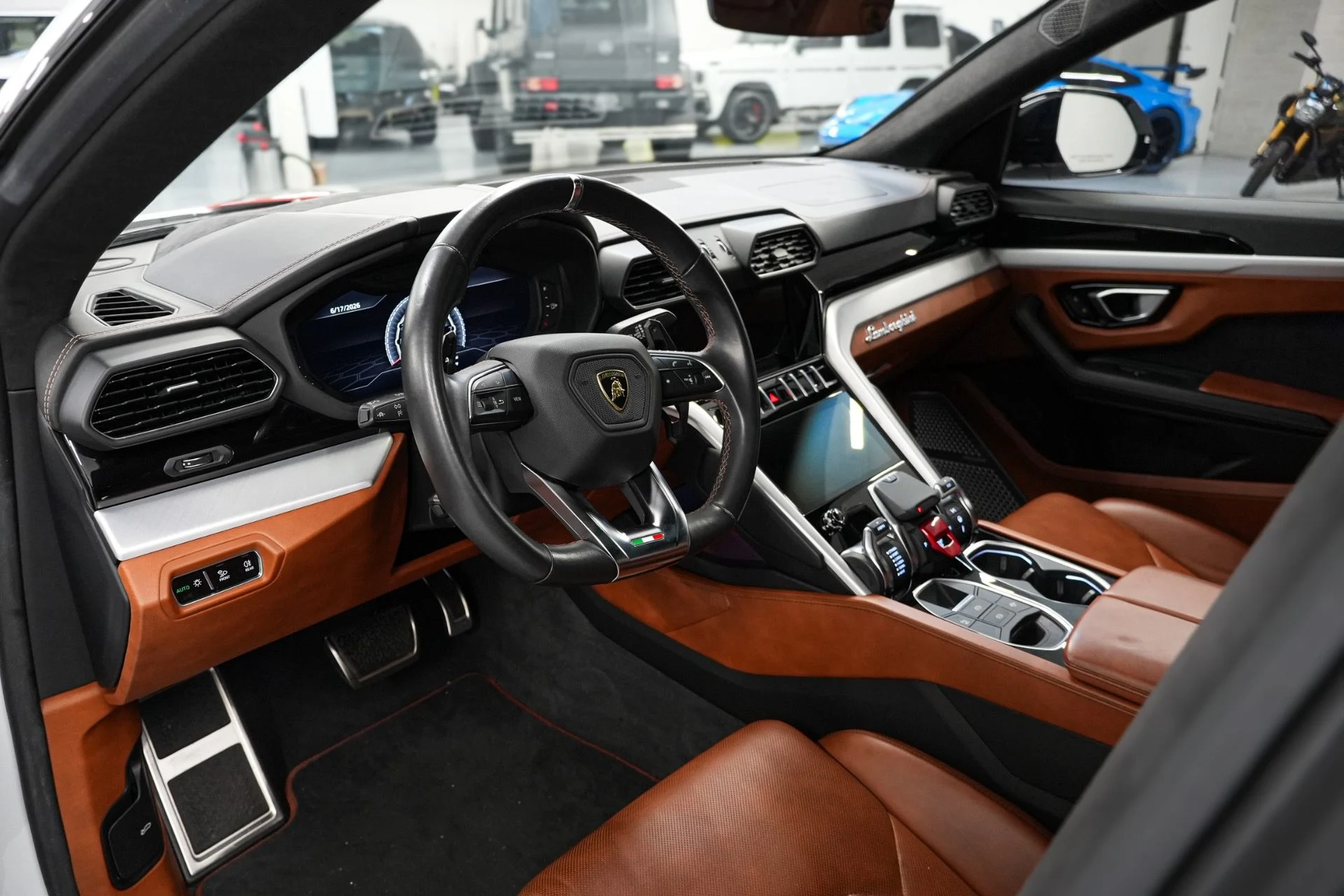 mph004_1879225341_Used_2020_Lamborghini_Urus_1781723574_7de4a83227