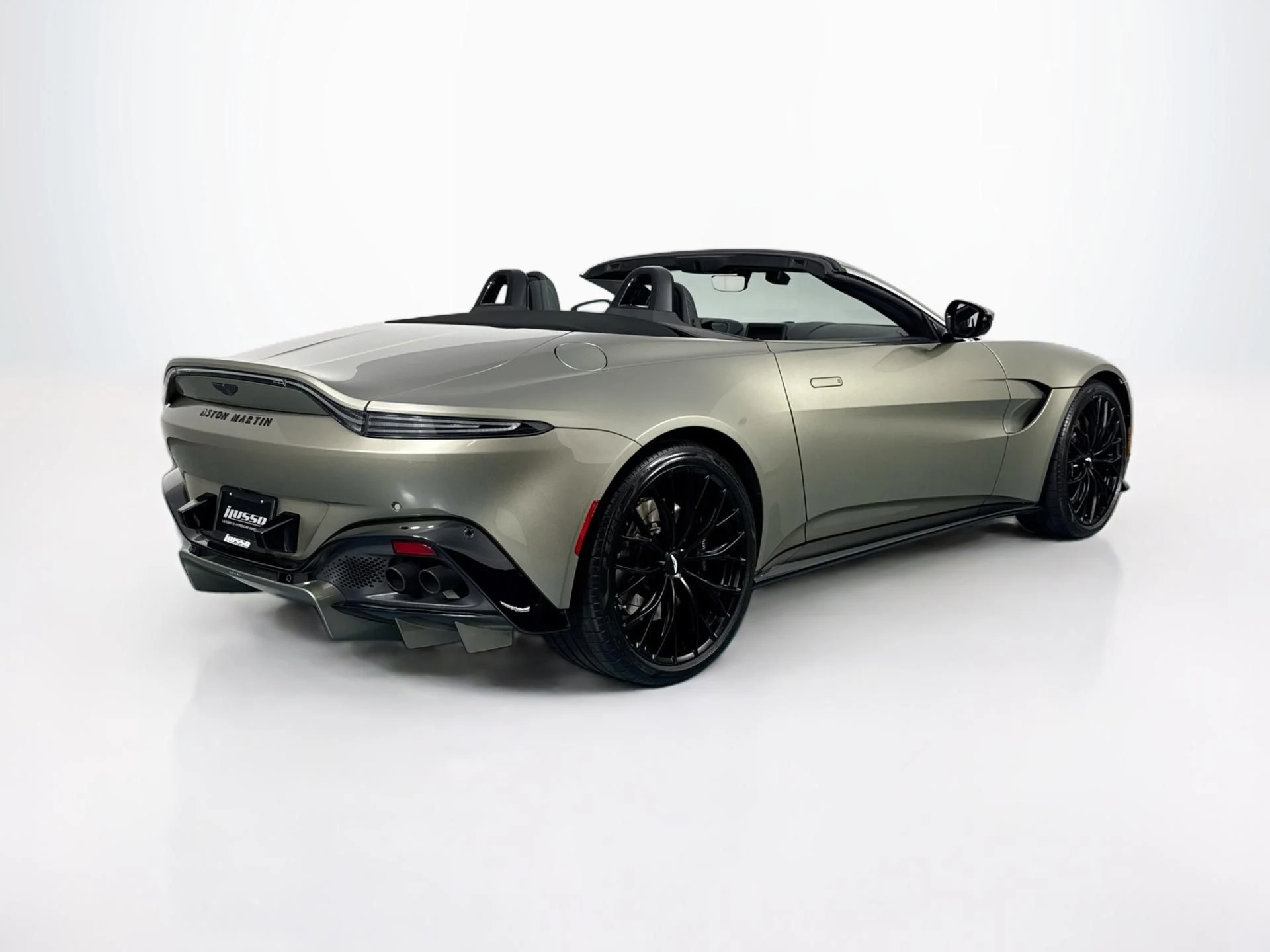 mph004_1883662384_Used_2023_Aston_Martin_Vantage_V8_1783445529_60d633f7a3