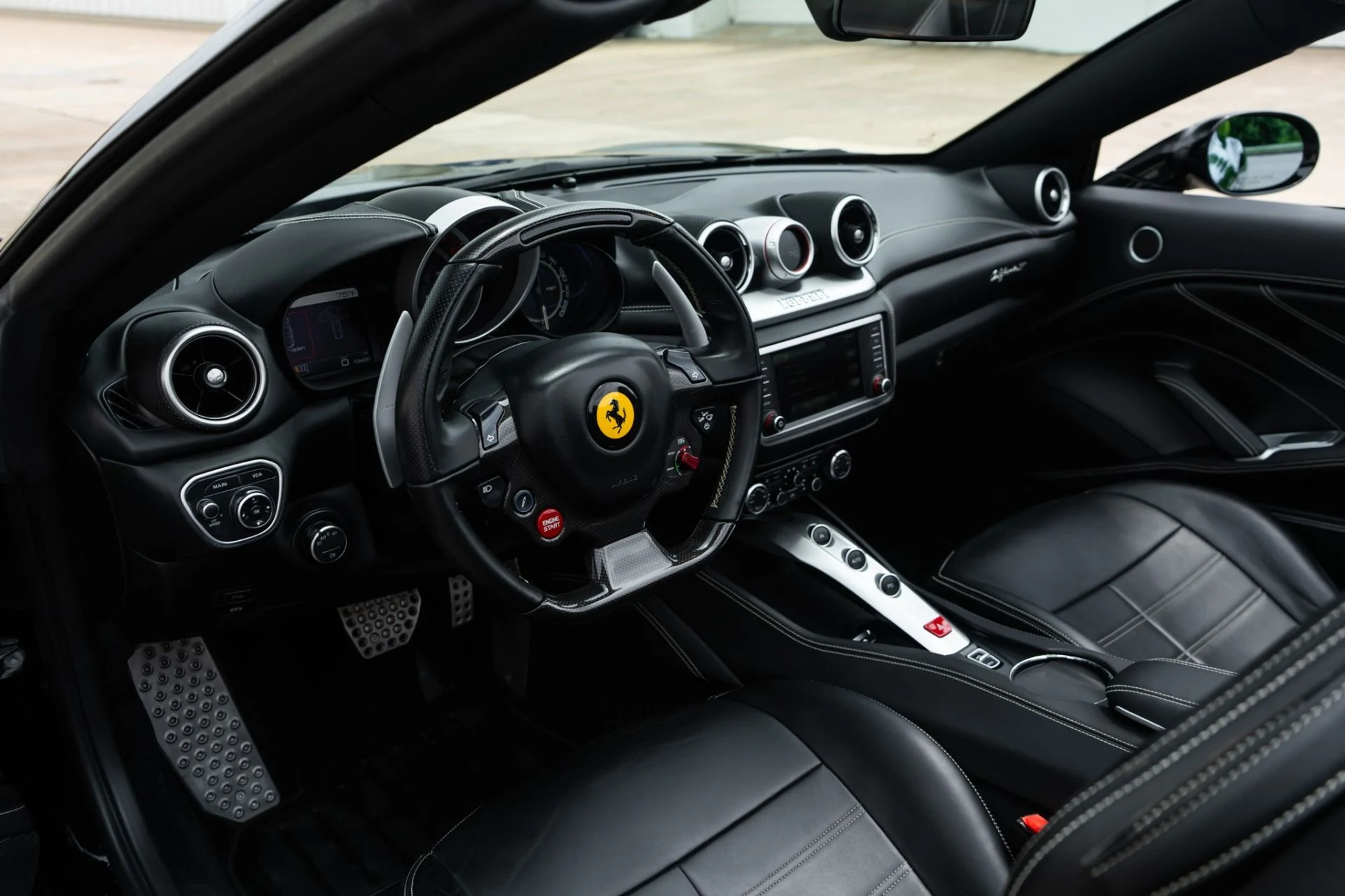 mph004_189265692_Used_2018_Ferrari_California_T_1781897597_67db501051