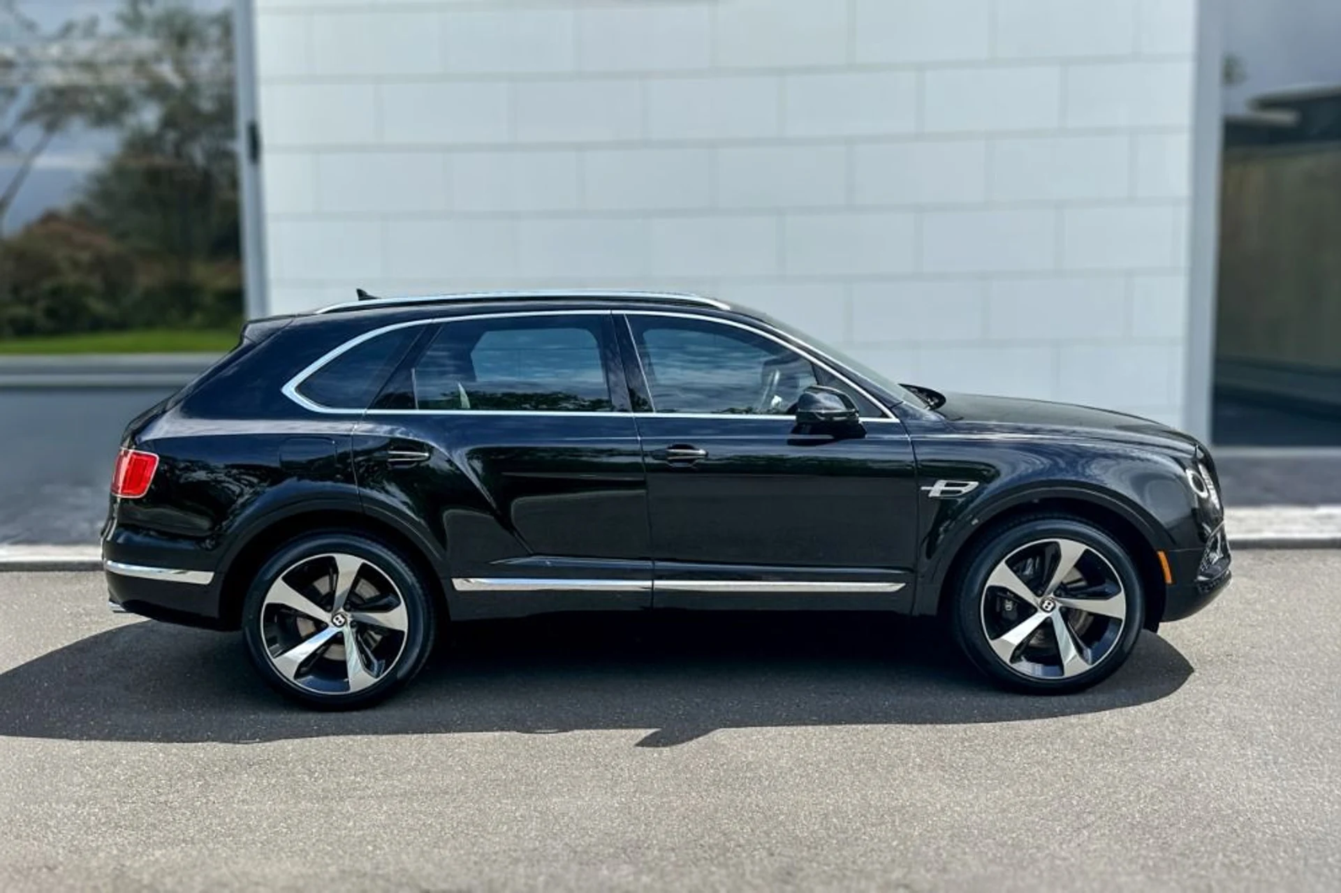 mph004_1894861038_Used_2019_Bentley_Bentayga_V8_1778775400_95cfb96c24