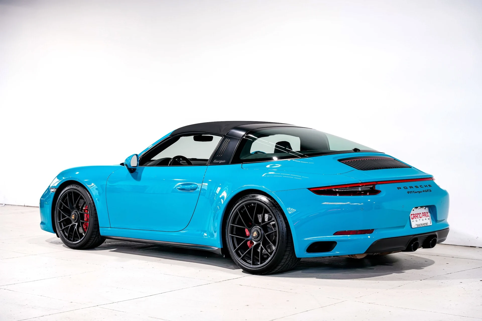 mph004_1895501756_fb4ca68d75f32ff90481361dd1f57bacx_9db974fa55