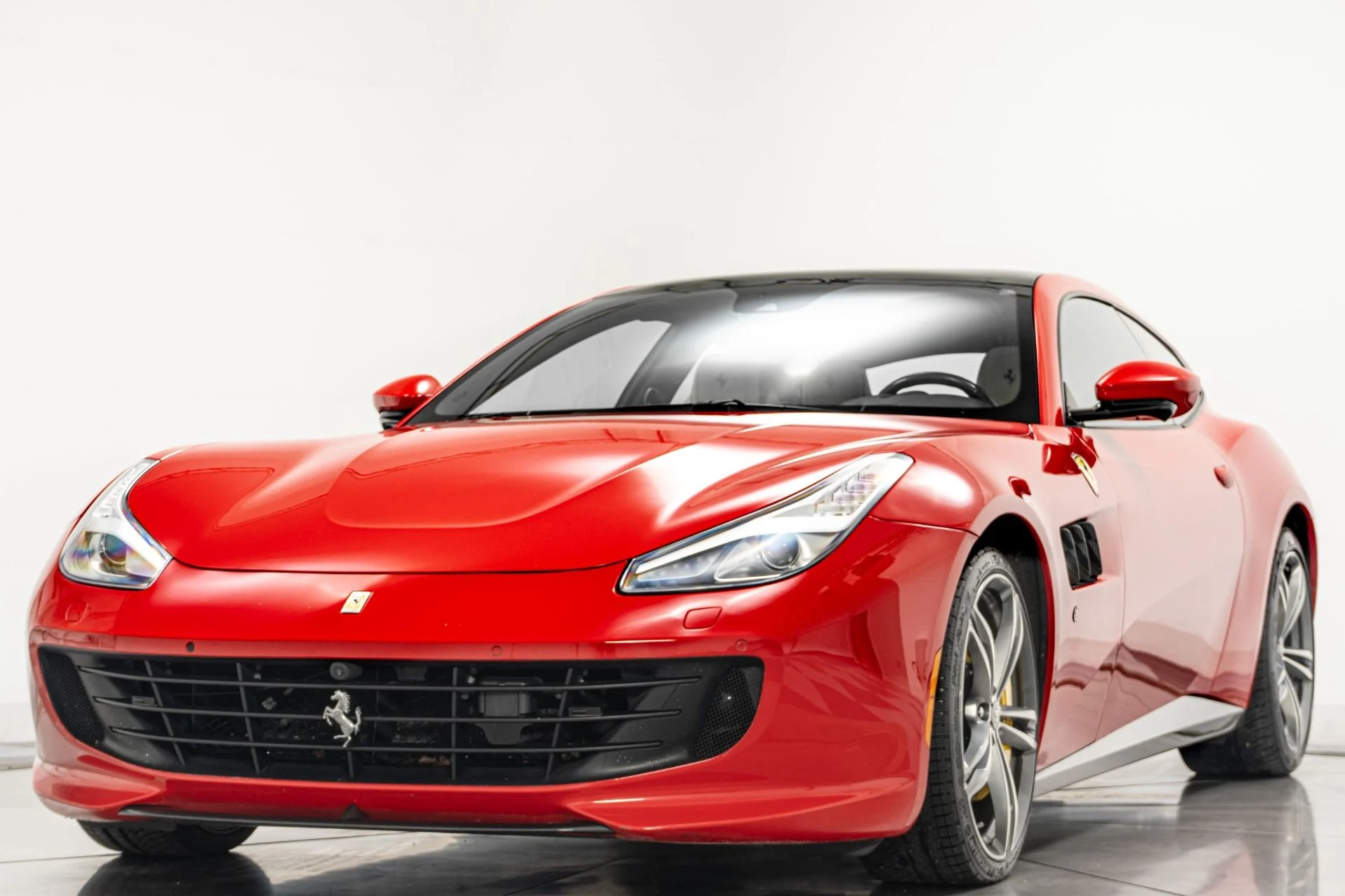 mph004_1896092017_Used_2020_Ferrari_GTC_4_Lusso_V12_Power_Passenger_Display_Carbon_Fiber_Interior_Trim_1776369259_3cefc9bc51