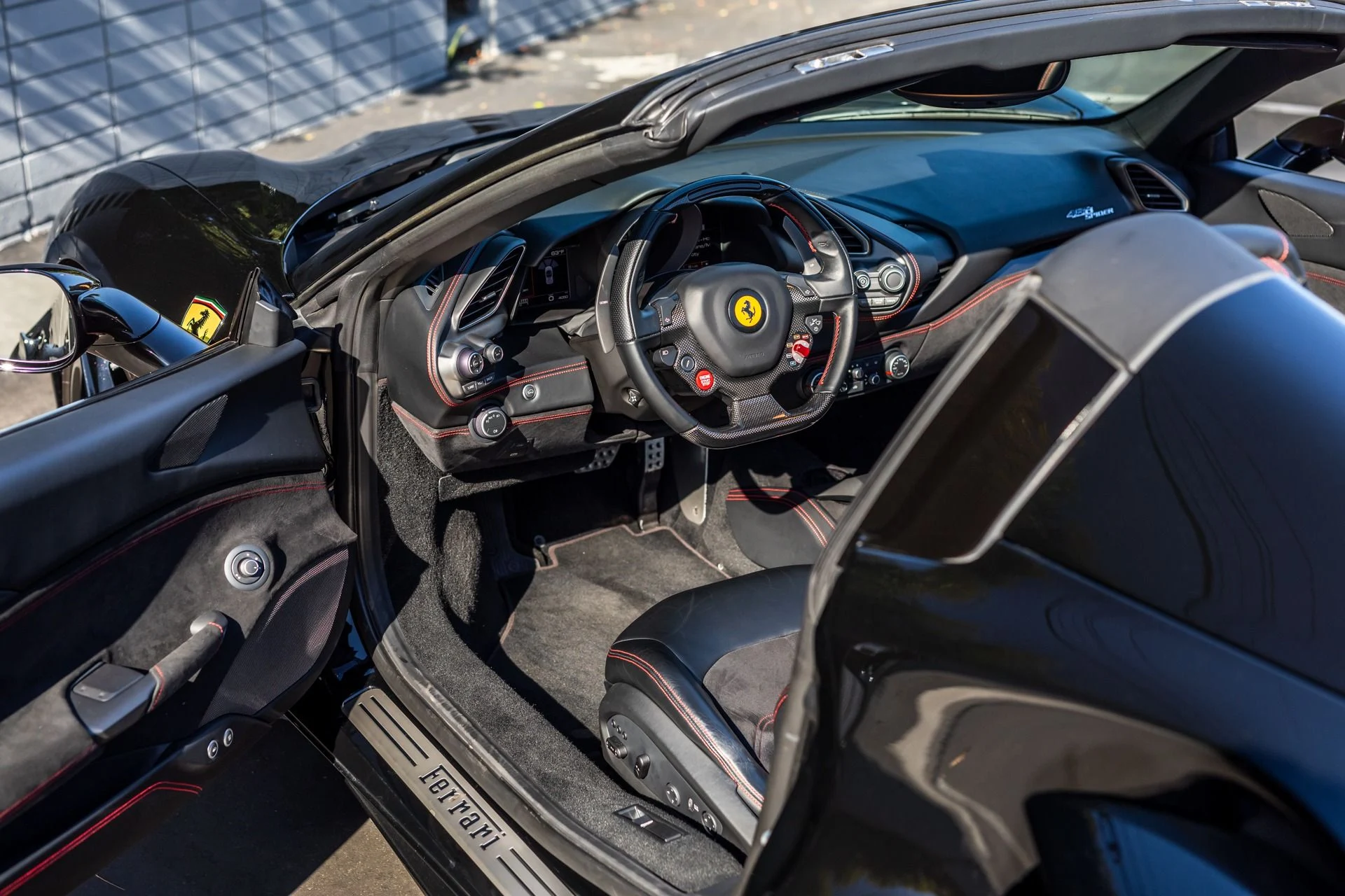 mph004_1902710791_Used_2018_Ferrari_488_Spider_1701972830_c7e4308f8a