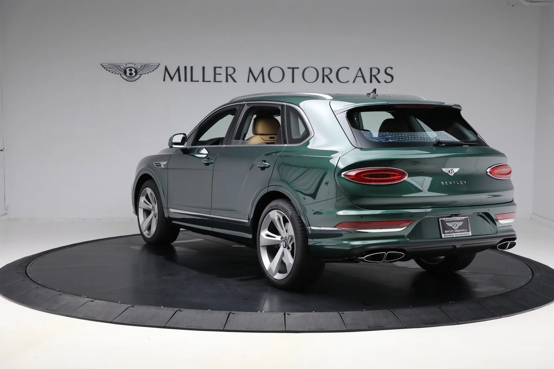 mph004_1903389892_New_2025_Bentley_Bentayga_V8_243e1f9766