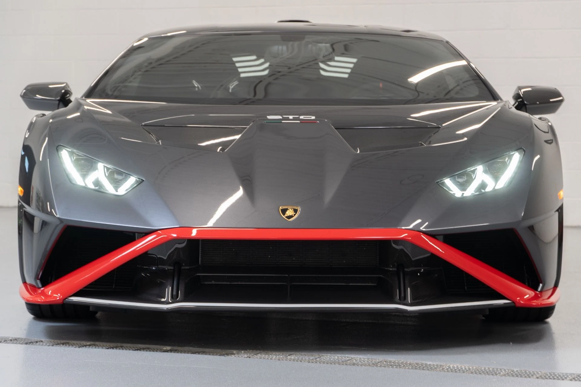 mph004_1904156439_Used_2023_Lamborghini_Huracan_STO_1759172938_d71550cf99