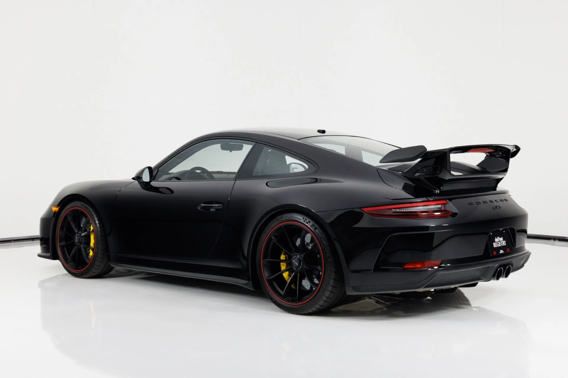 mph004_1907554818_Used_2018_Porsche_911_GT_3_1781025606_0e9eadb618