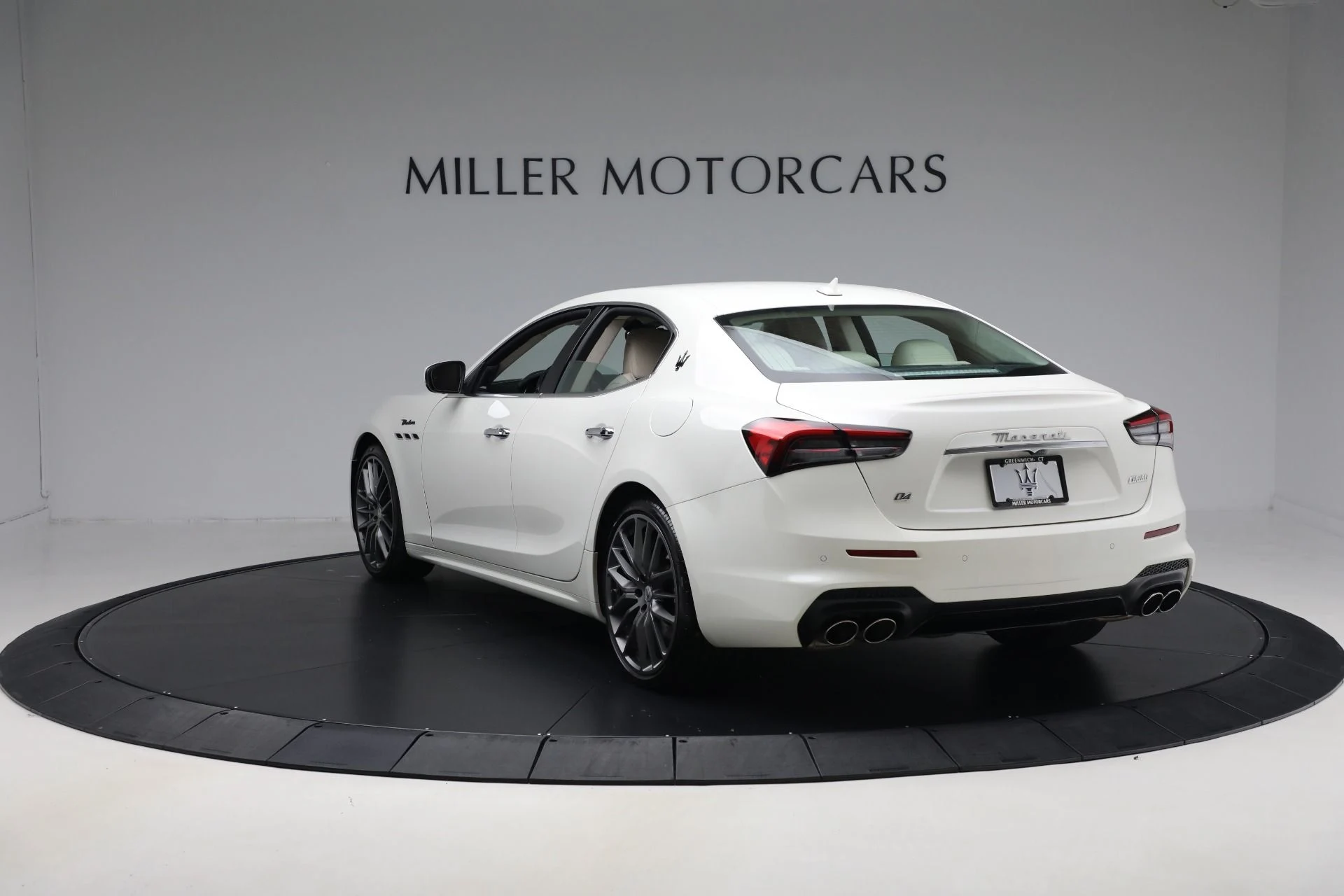 mph004_1915681549_Used_2022_Maserati_Ghibli_Modena_Q4_0dad6ba07f