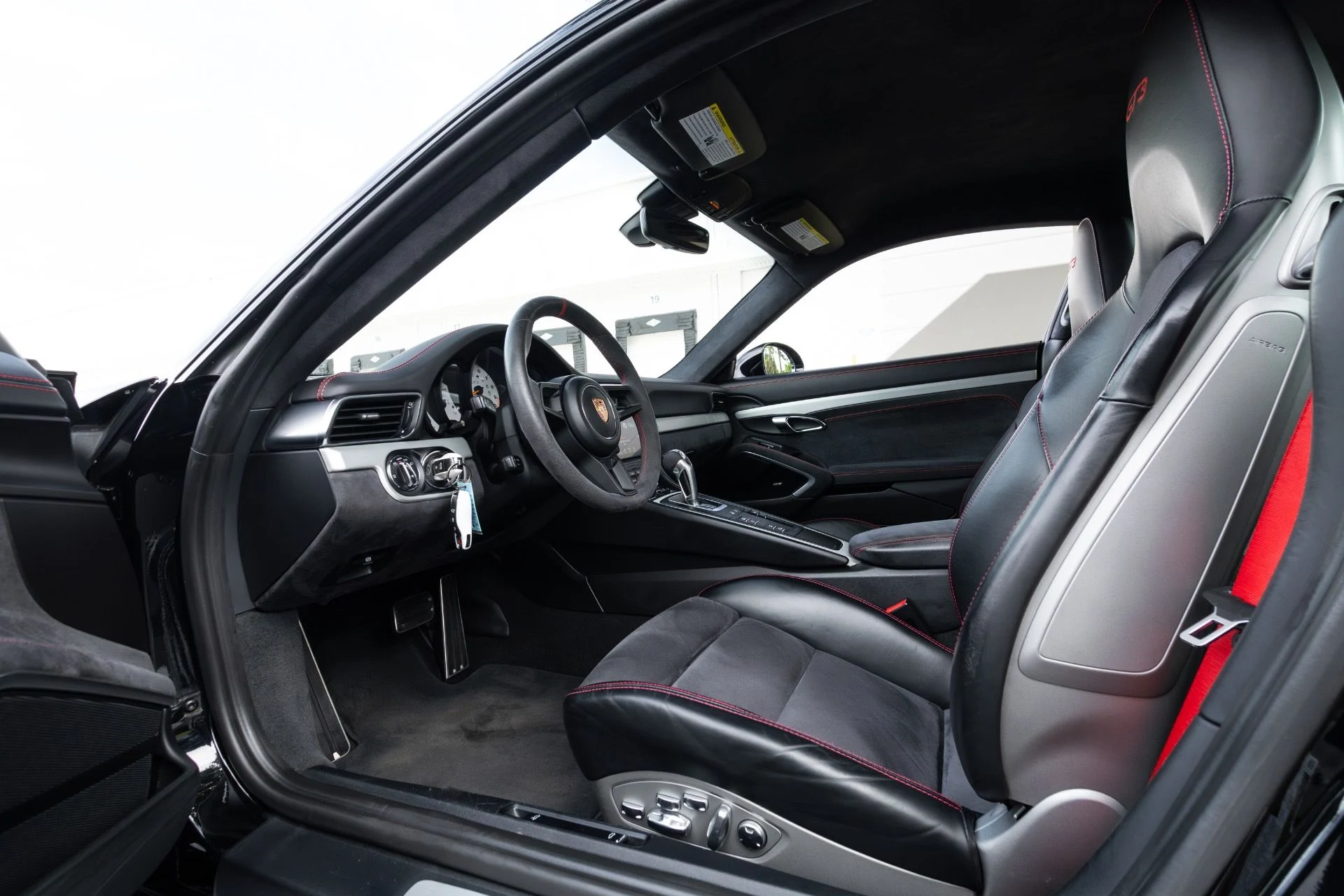 mph004_1916527216_Used_2018_Porsche_911_GT_3_1780452373_b636b779f6