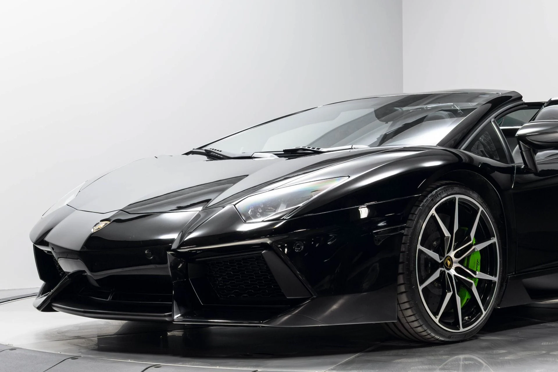 mph004_1921796764_Used_2015_Lamborghini_Aventador_LP_700_4_1780593182_6eb5399b79