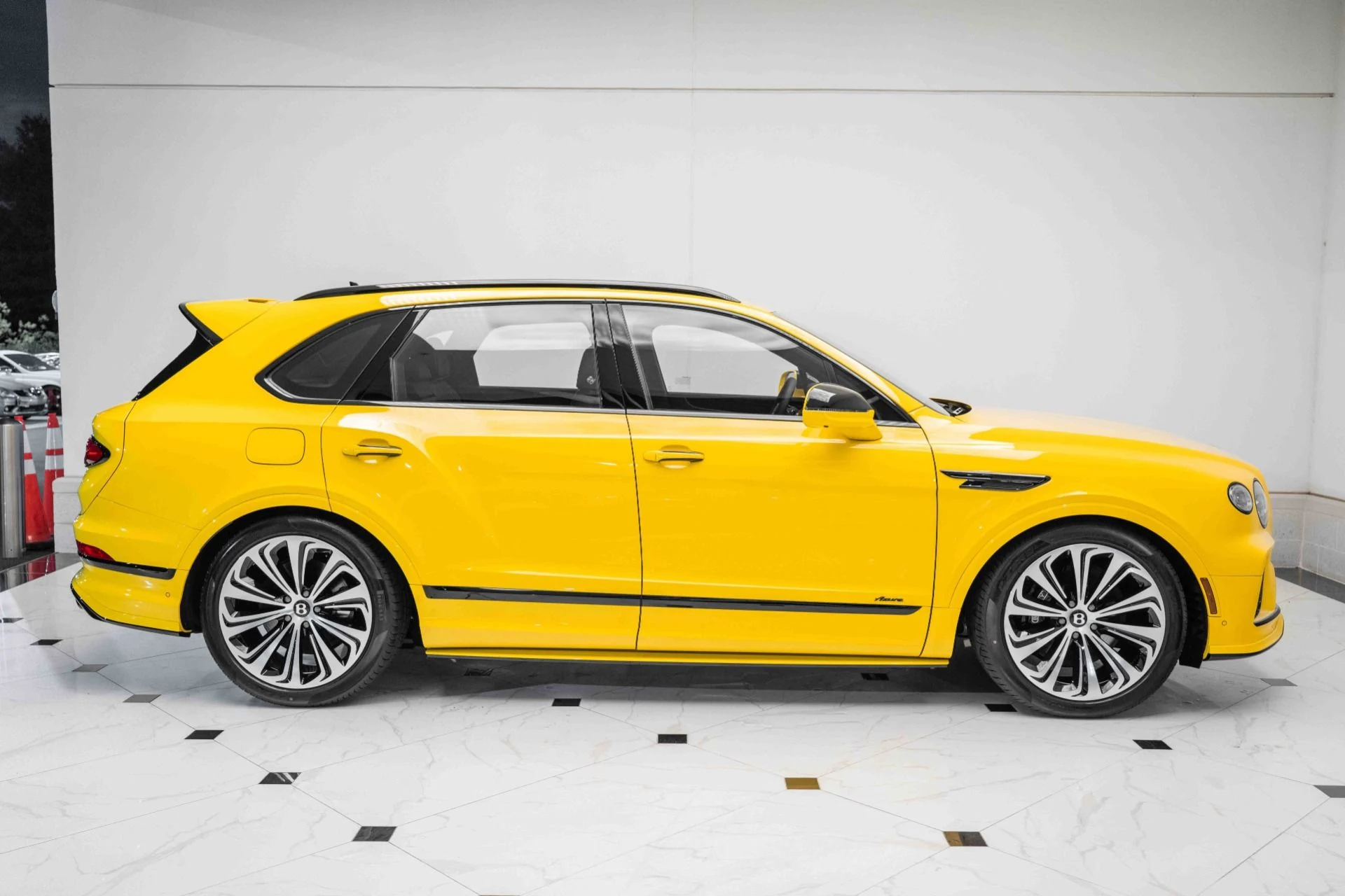 mph004_1923043158_Used_2024_Bentley_Bentayga_Azure_V8_1721581340_0c2cda47c6