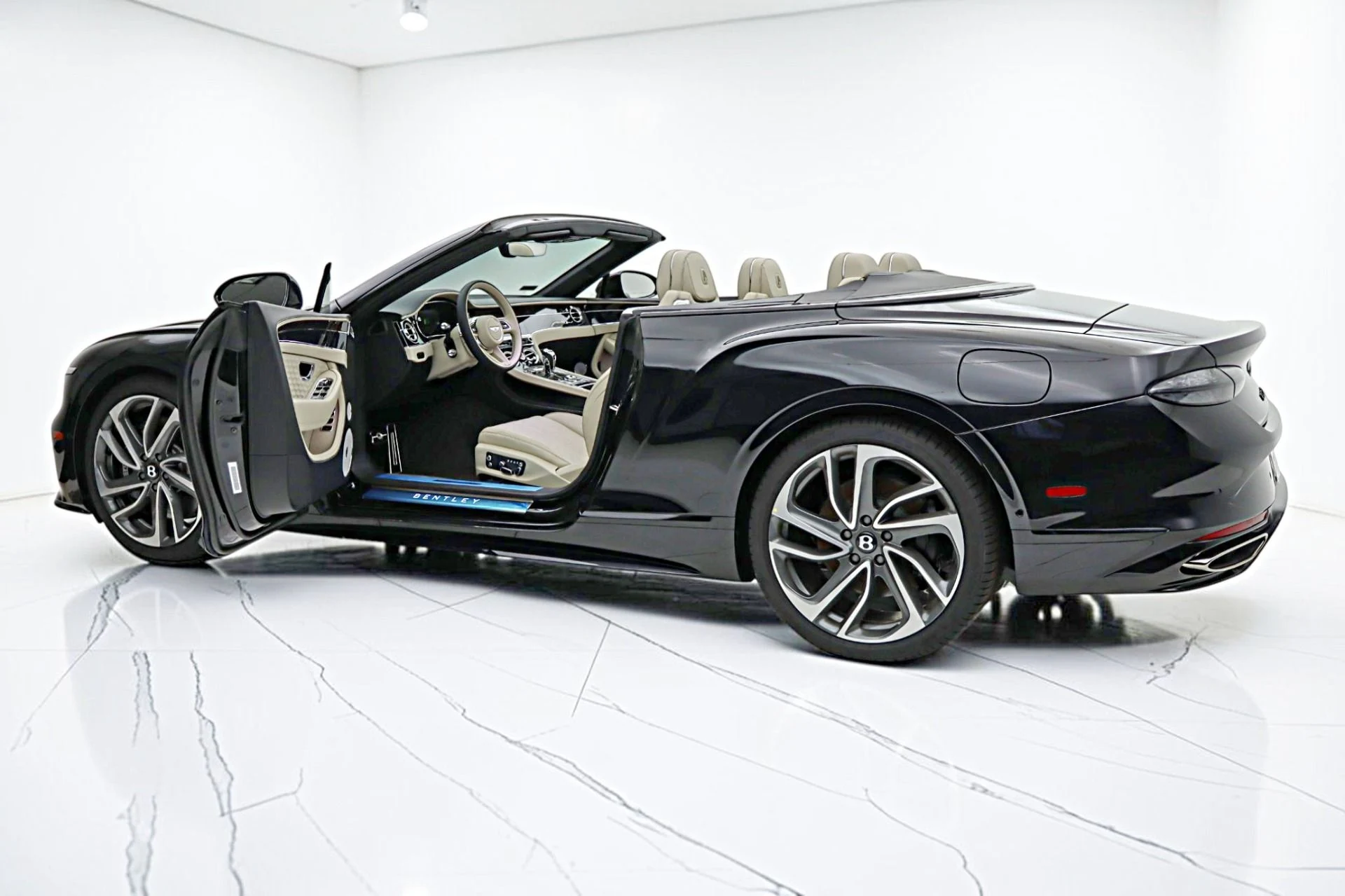 mph004_1930592194_New_2026_Bentley_Continental_GTC_Speed_ae20bc33e4