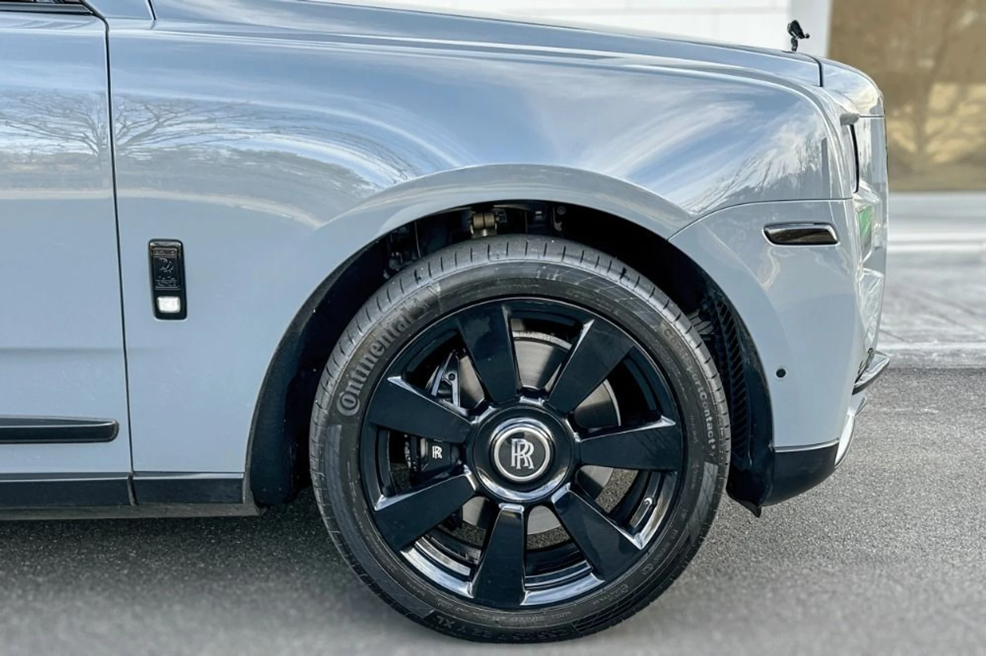 mph004_1931739410_Used_2021_Rolls_Royce_Cullinan_1768907327_1cb534c223