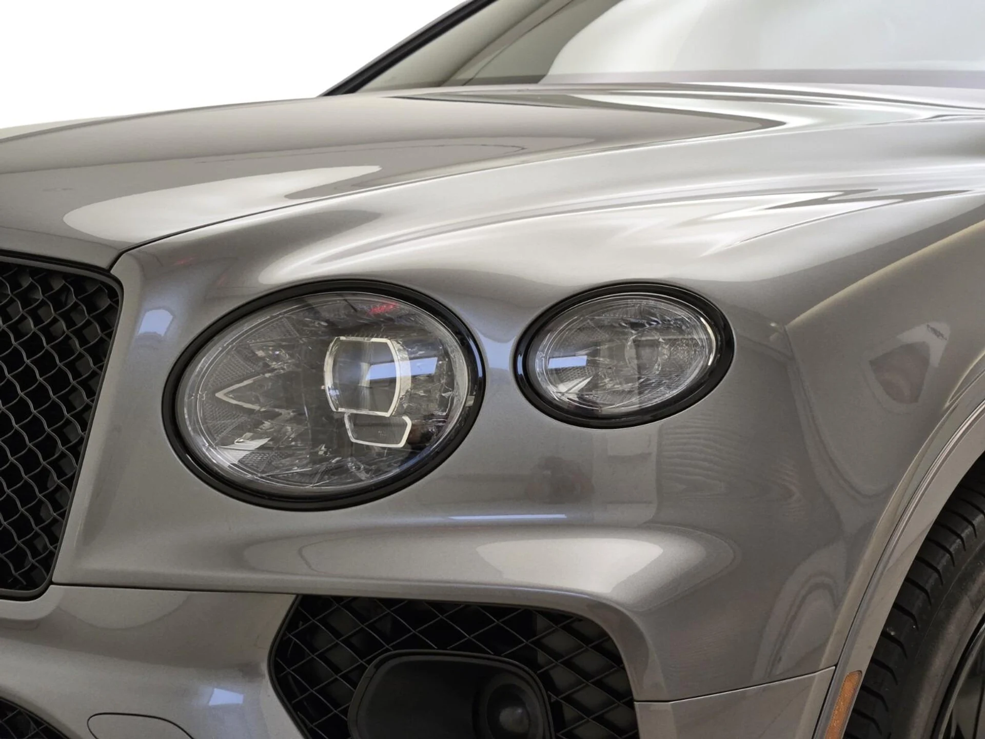mph004_1937866135_Used_2022_Bentley_Bentayga_S_1755157168_2f47043941