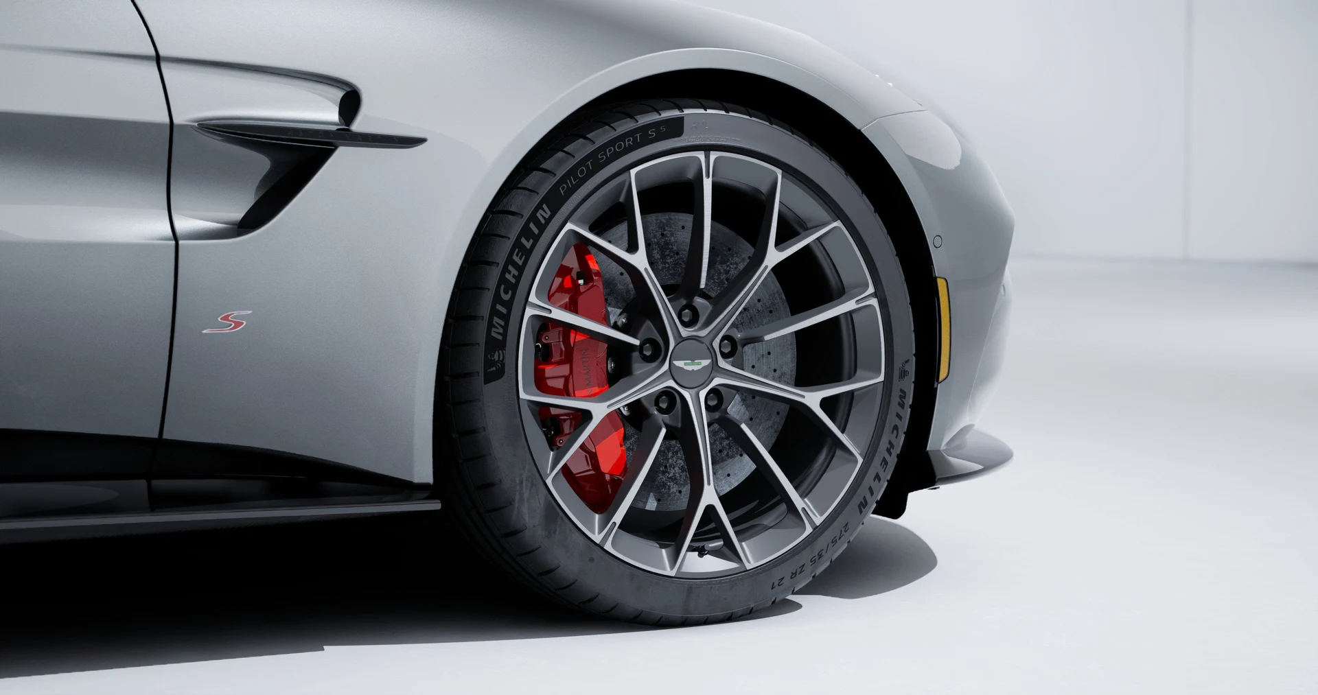 mph004_195481786_5_9da2810afd