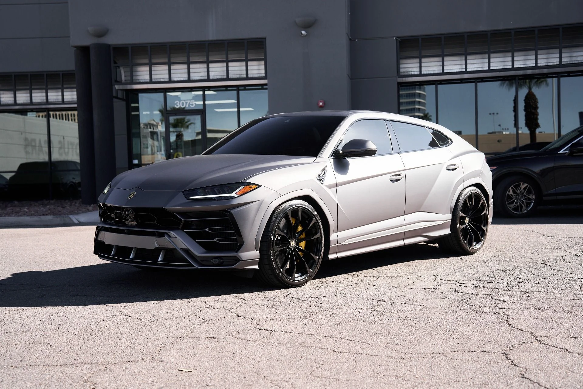 mph004_196346075_Used_2021_Lamborghini_Urus_Base_1758751727_51b17a057b