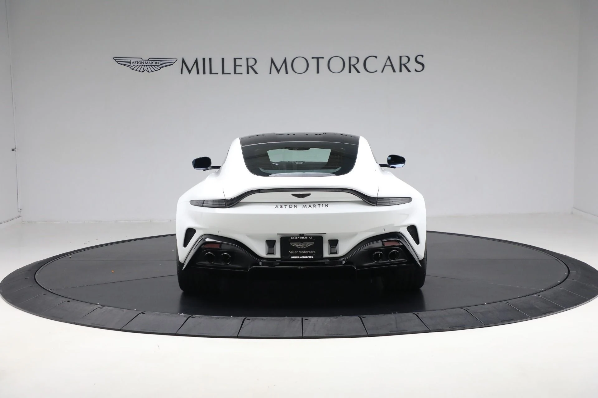 mph004_1965987352_New_2025_Aston_Martin_Vantage_eae2359ed7