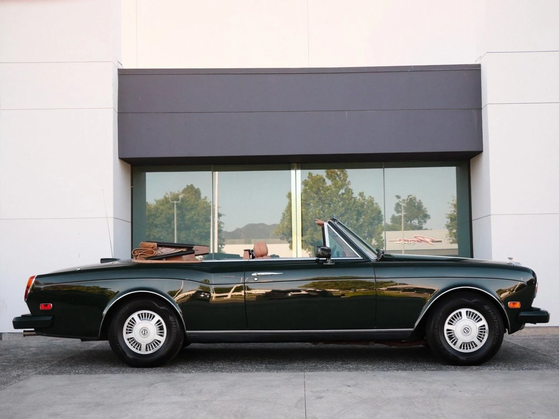 mph004_1979351779_c24f4704579a47792eb29bfe89712c05x_c54401b1a8