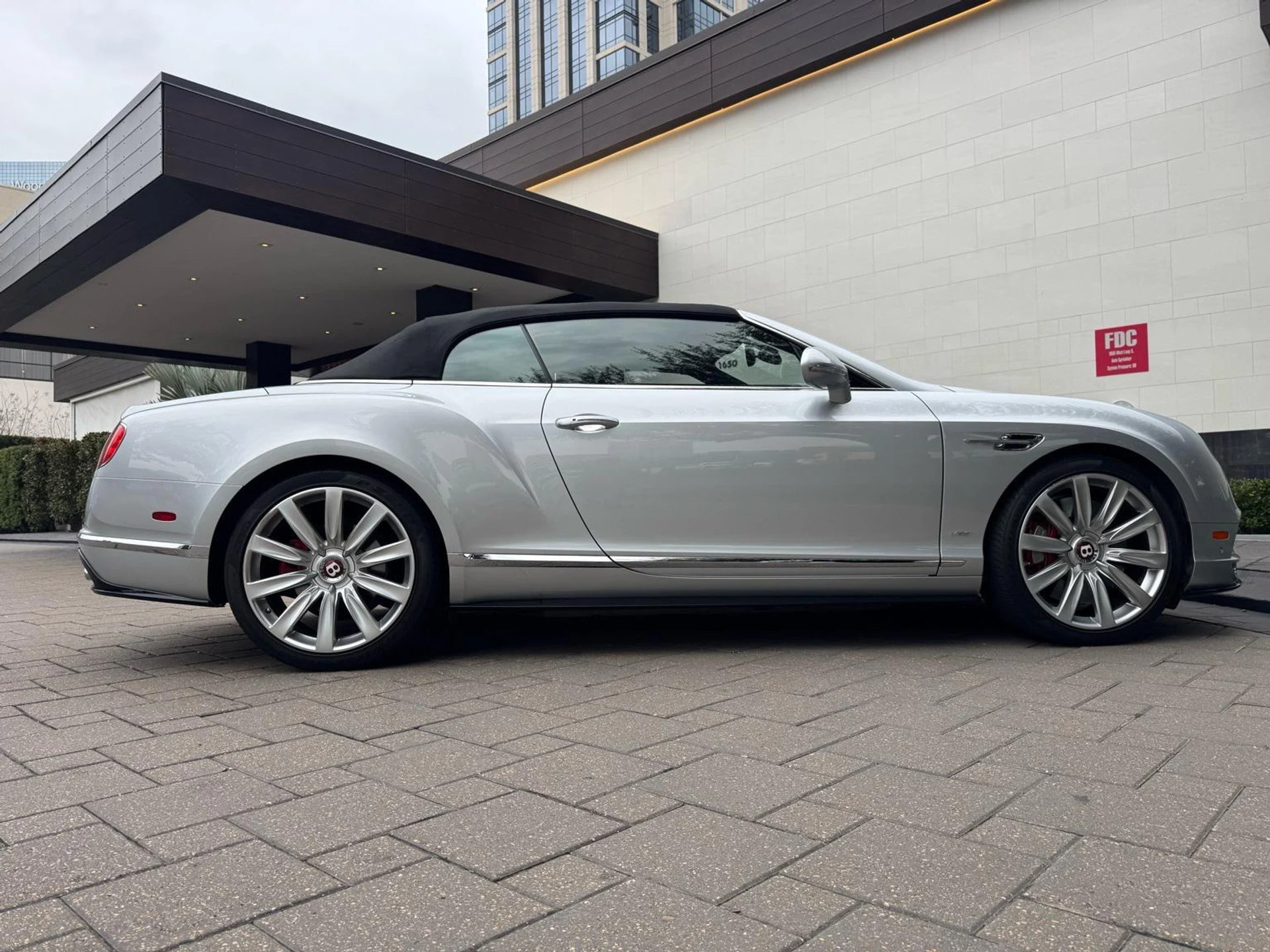 mph004_1980061985_497832441_69989cc323271c49589b3d45_b643bb9333