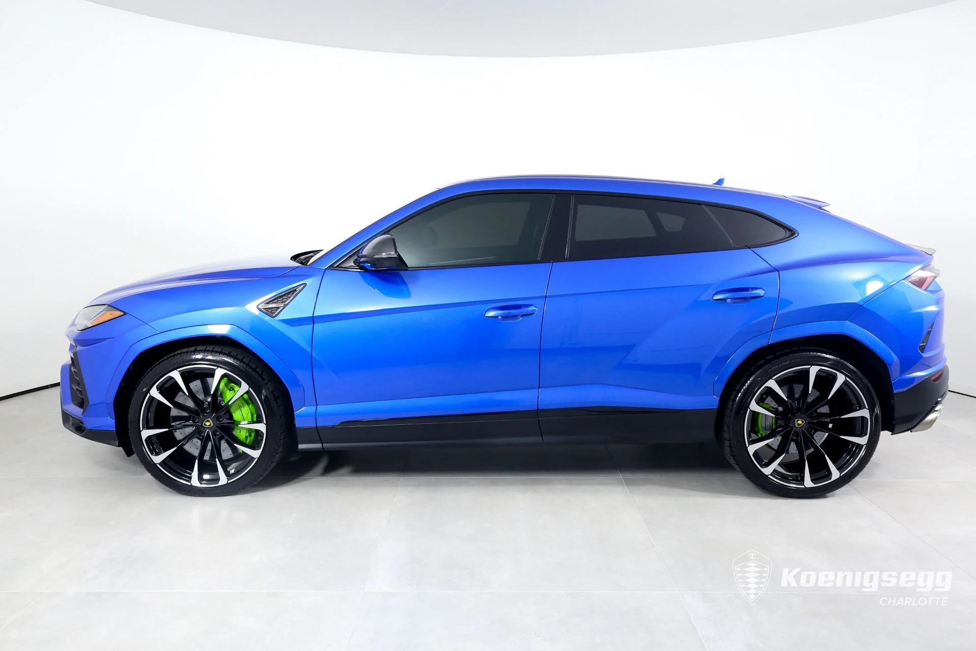 mph004_1982324071_Used_2022_Lamborghini_Urus_1696532457_2537d2e929
