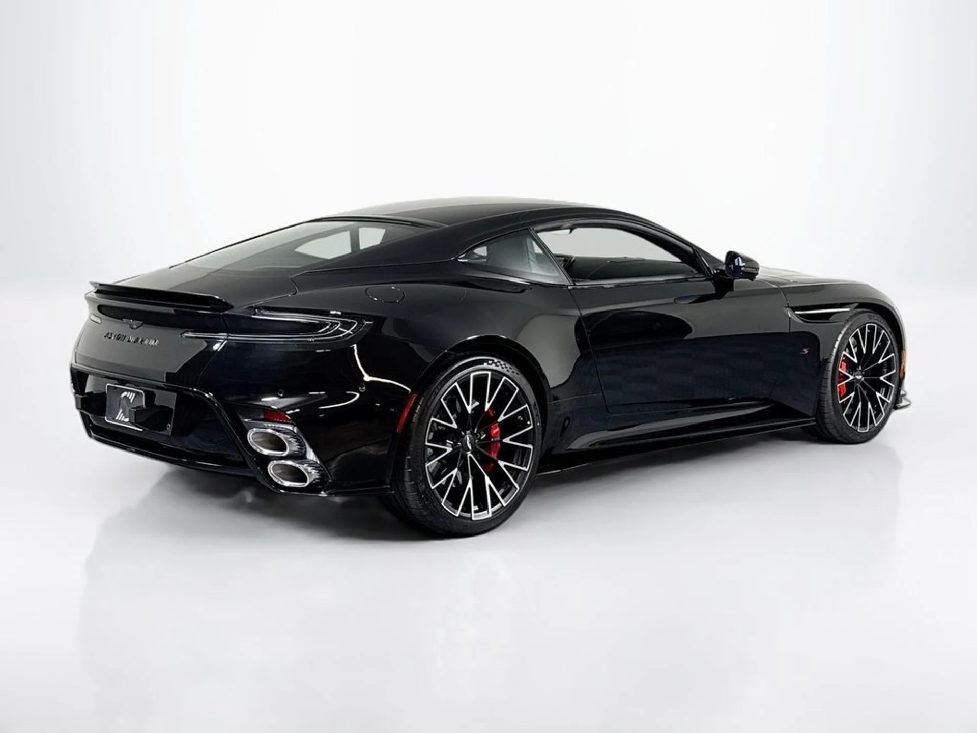 mph004_1988654461_new_2026_aston_martin_db12_scoupe_11350_23060262_5_1024_86de7e44e9