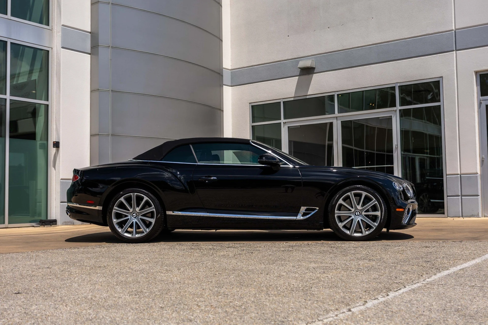 mph004_1989034211_Hi_Tech_Luxury_Imports_LLC_SCBDG_4_ZG_6_NC_091269_image_4_b24f4be7dd