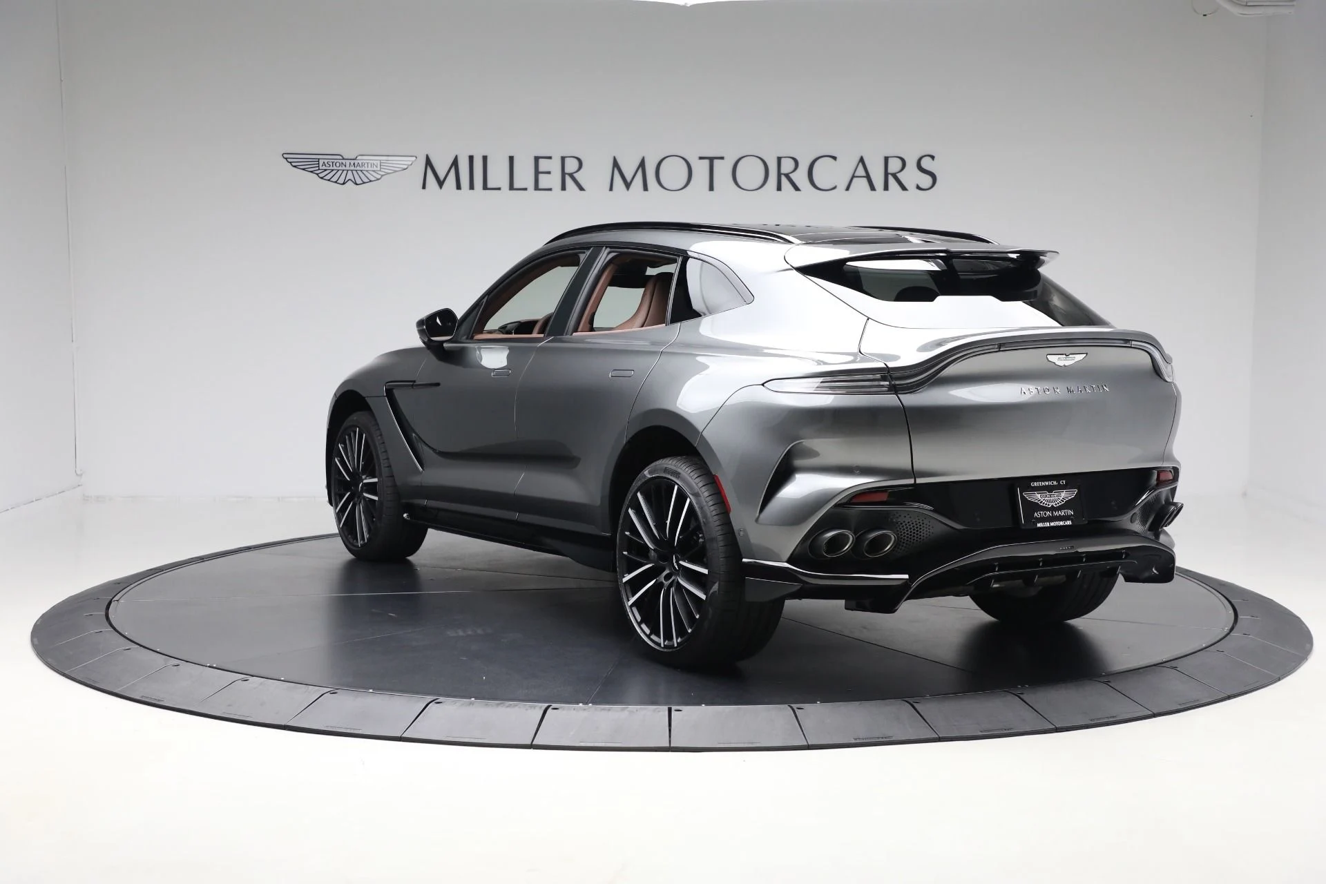 mph004_1989418103_New_2025_Aston_Martin_DBX_707_dd4b09c896