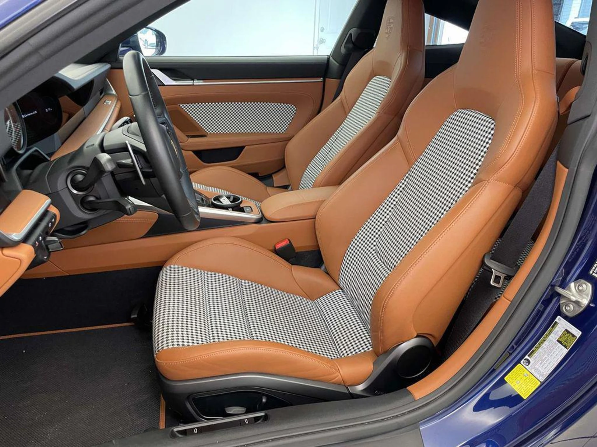 mph004_1989703313_7_ZZ_9d_X1e_YWS_Okb_LO_Pewmt_H_CCAQ_61f4ea461e