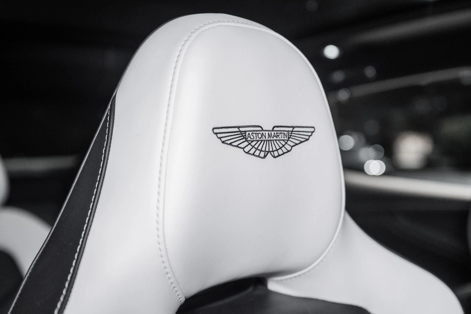 mph004_2001191435_Used_2023_Aston_Martin_DBX_707_1761749500_3ac639d5d3