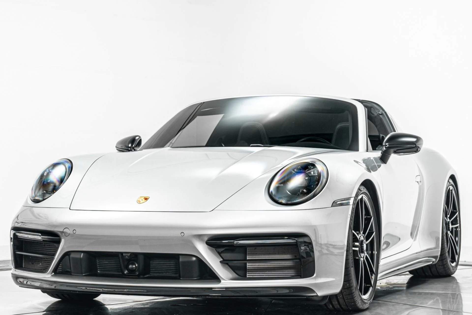 mph004_2007971129_Used_2022_Porsche_911_Targa_4_GTS_1781103510_3b7b08cf68