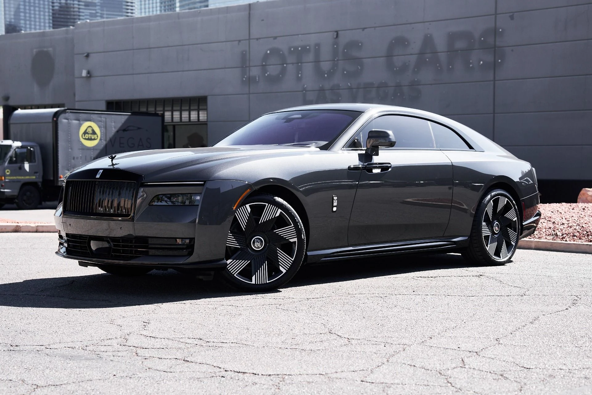 mph004_2008482252_Used_2025_Rolls_Royce_Spectre_1755107741_b00612791a
