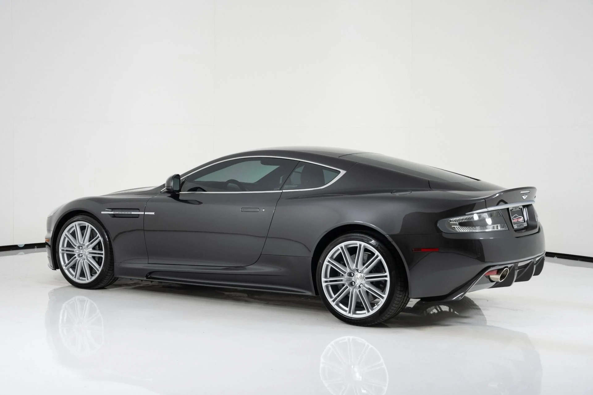 mph004_2035275483_Used_2011_Aston_Martin_DBS_1701890205_5acab9e5f2