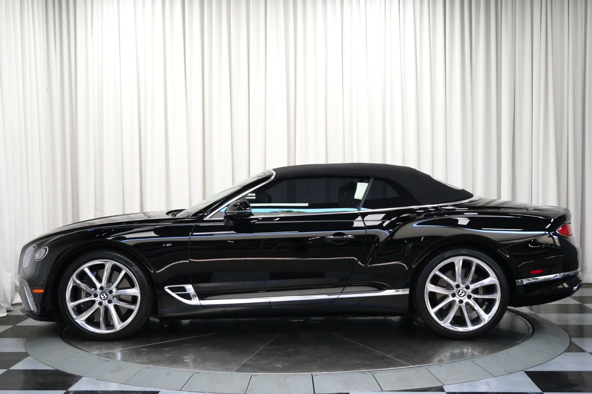 mph004_2037200346_Used_2022_Bentley_Continental_GTC_V8_1754511421_1e502d546f