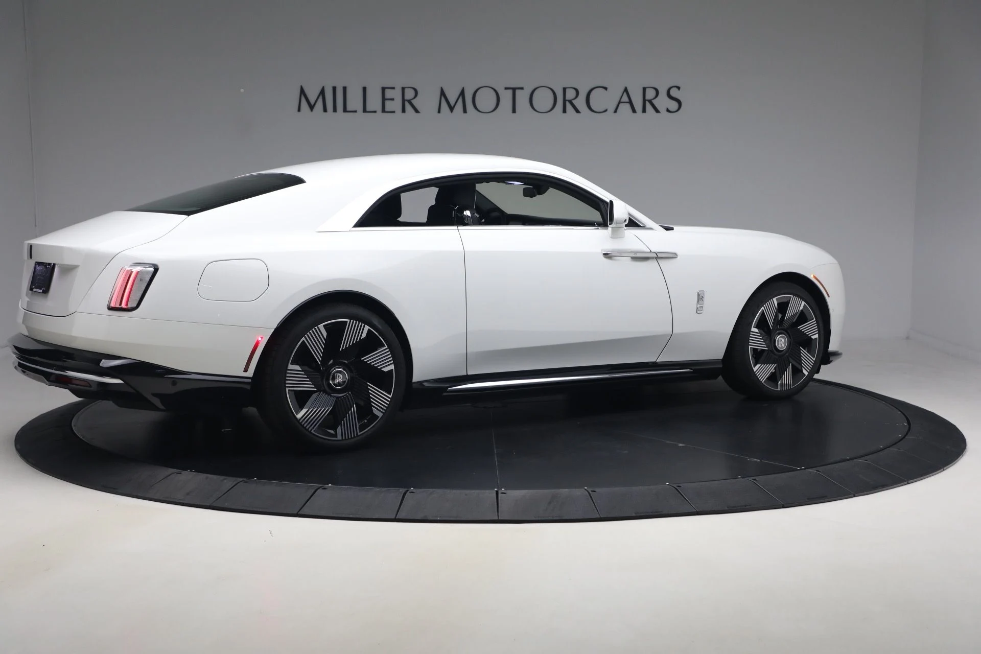 mph004_2040686211_Used_2026_Rolls_Royce_Spectre_66c5382f83