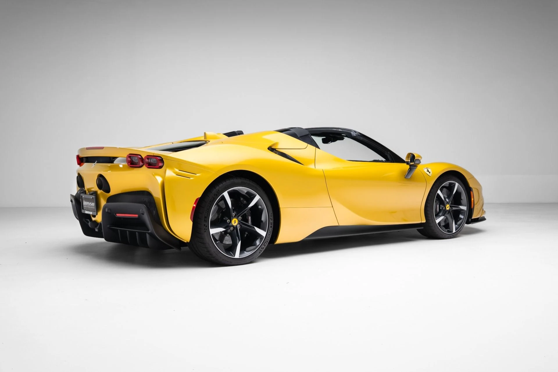 mph004_2046676626_Used_2023_Ferrari_SF_90_Spider_1770940760_2ef9852716