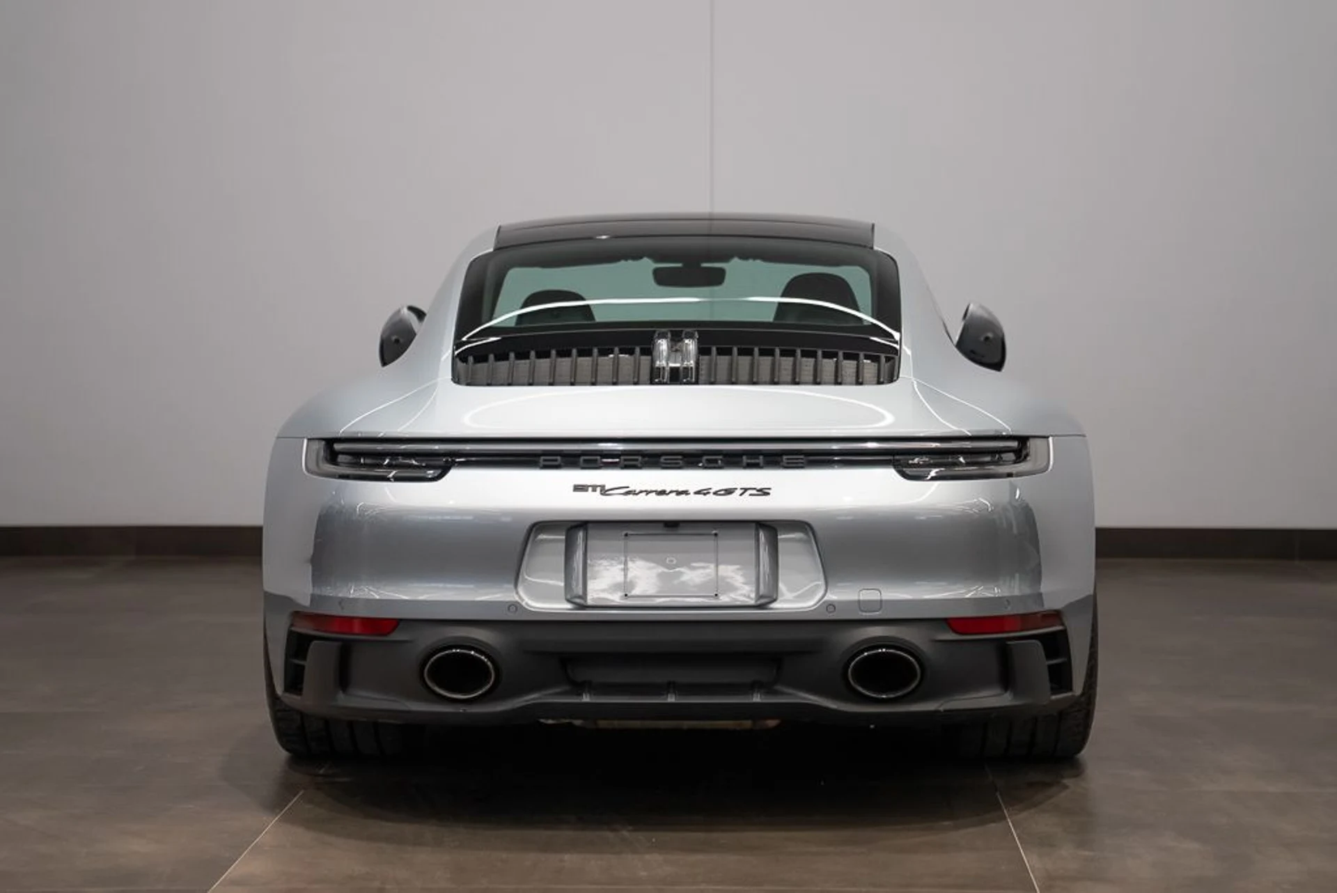 mph004_2049473561_porsche_911_2022_a20ad35dc5