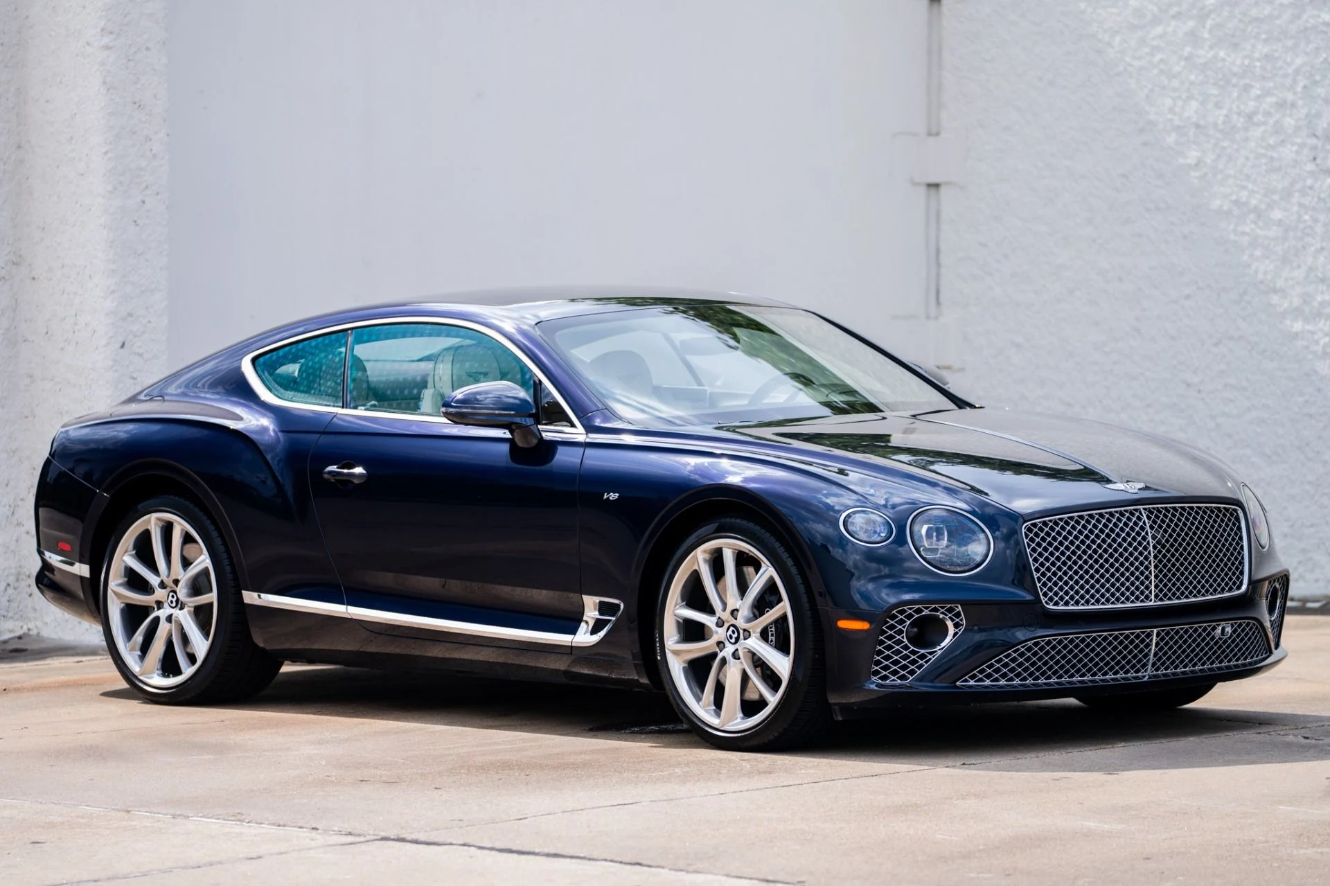 mph004_2050074110_Used_2022_Bentley_Continental_GT_V8_1761245166_14048b4203