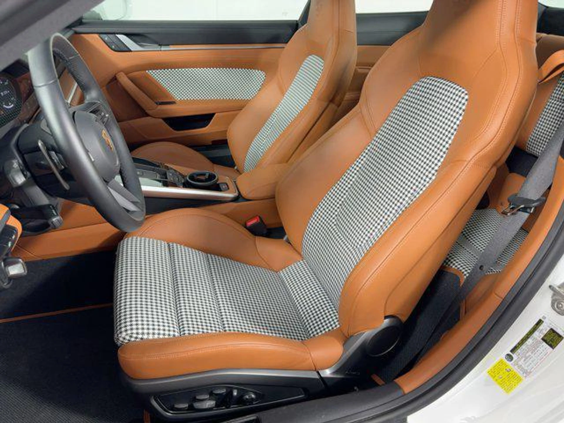 mph004_2057176376_HY_7_Lw5_M_Db3dms_S_Igx_WP_Jkcvlp_Ec_4ad3307ed9