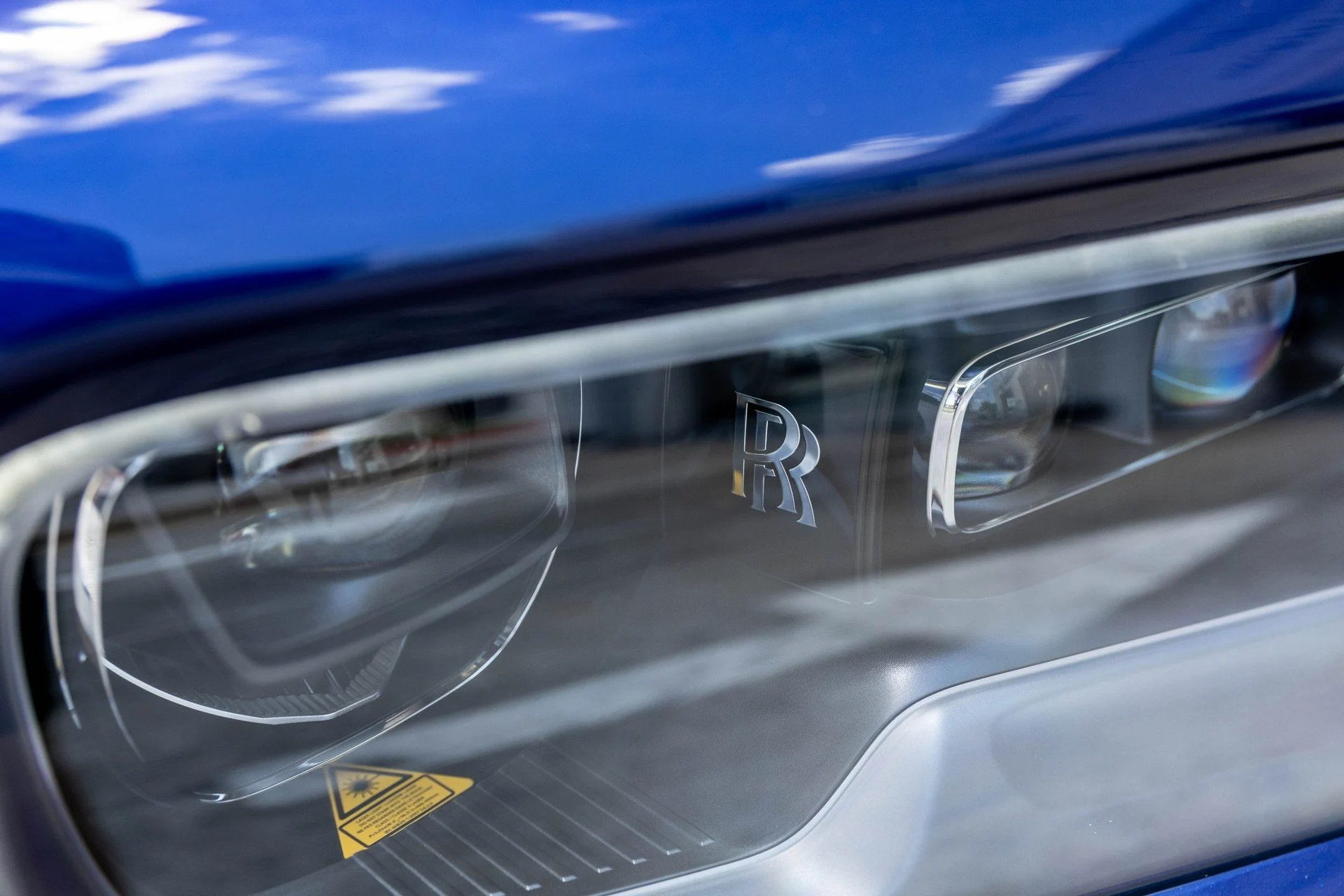 mph004_2057556461_Hi_Tech_Luxury_Imports_LLC_SLATV_8_C04_RU_223924_image_4_2c968d2a78