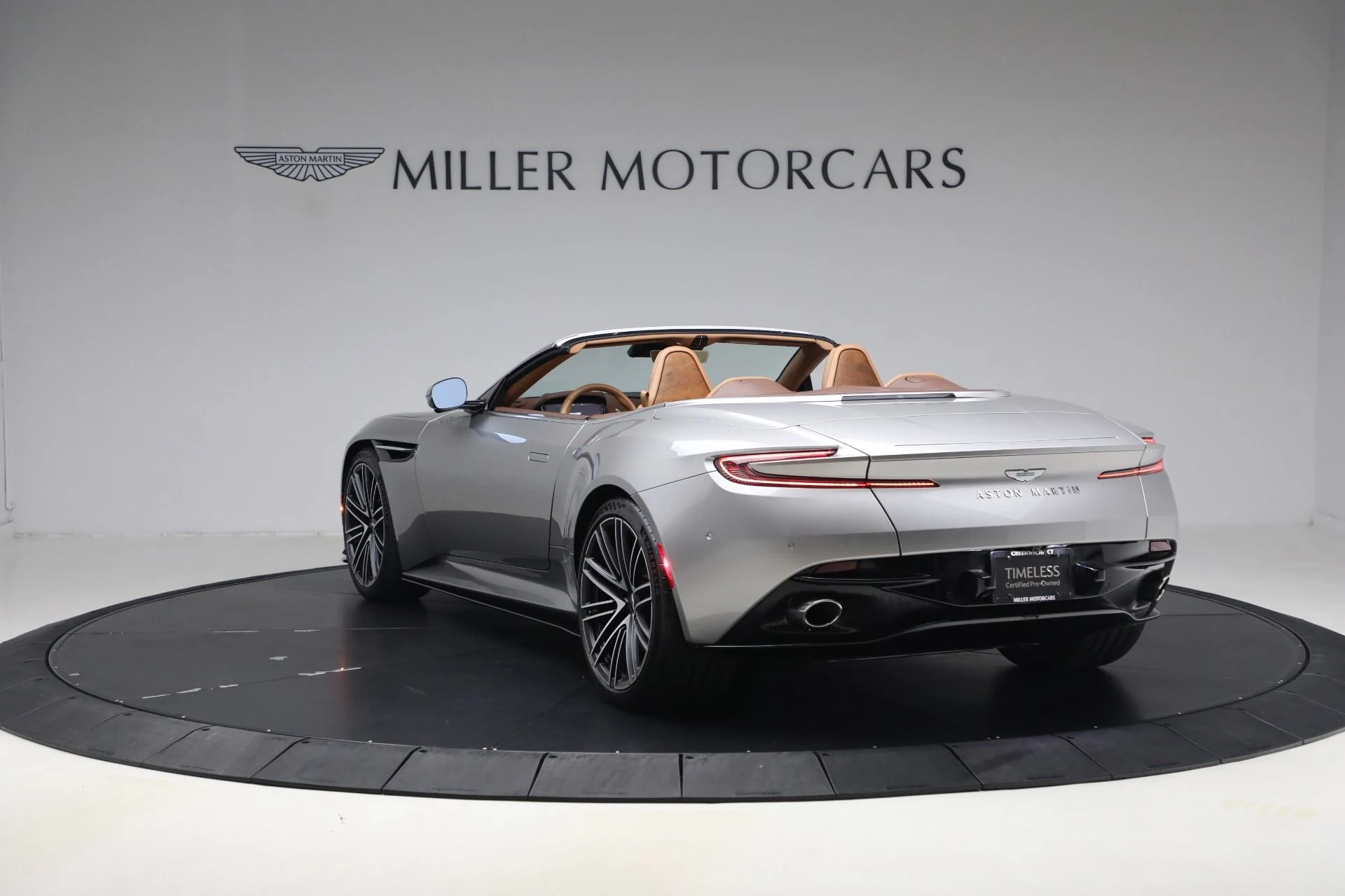 mph004_206133391_Used_2024_Aston_Martin_DB_12_Volante_1792860584_5f920050f2