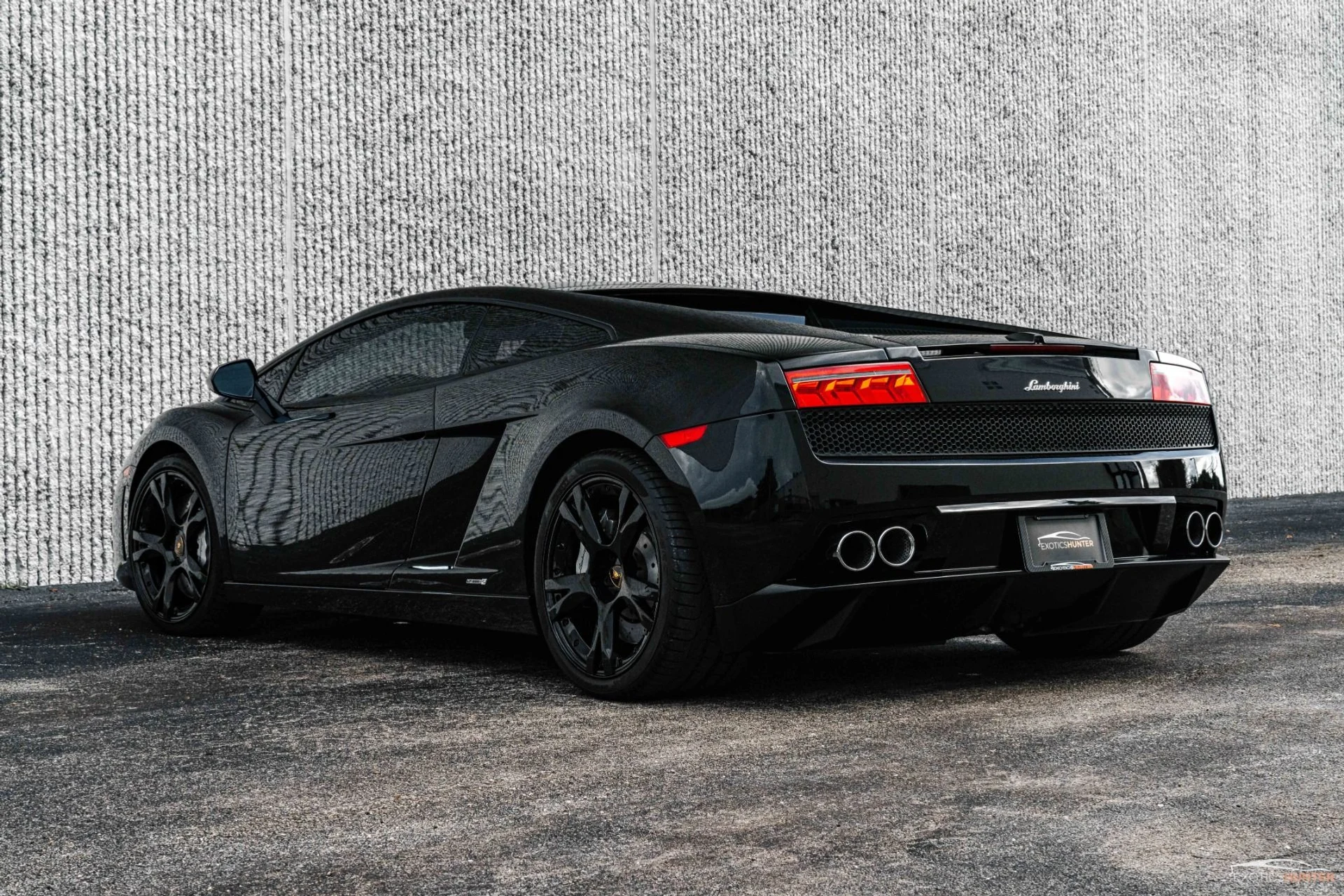 mph004_2072610560_Used_2012_Lamborghini_Gallardo_LP_550_2_w_a_White_Interior_Diamond_Stitch_Reverse_Cam_Front_Lift_1696105908_b7a31aeeac