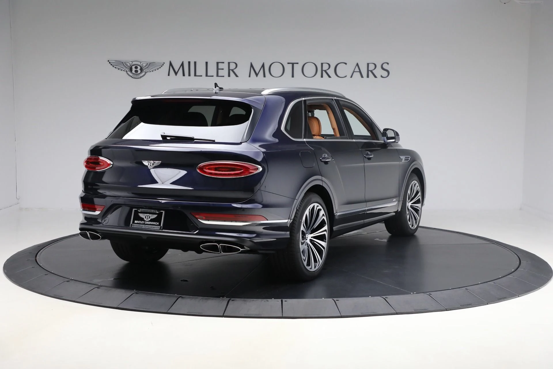 mph004_2079911849_New_2025_Bentley_Bentayga_Azure_V8_1762363264_84483a33e7