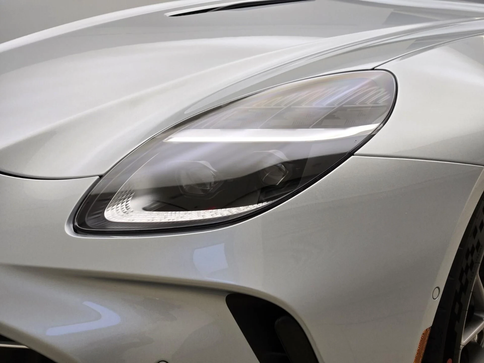 mph004_2097606797_New_2026_Aston_Martin_Vantage_S_1778909001_98d7ecd709