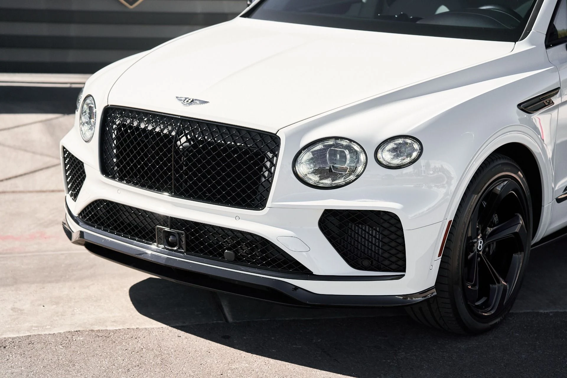 mph004_2105437468_Used_2024_Bentley_Bentayga_Hybrid_S_1759985924_954087846a
