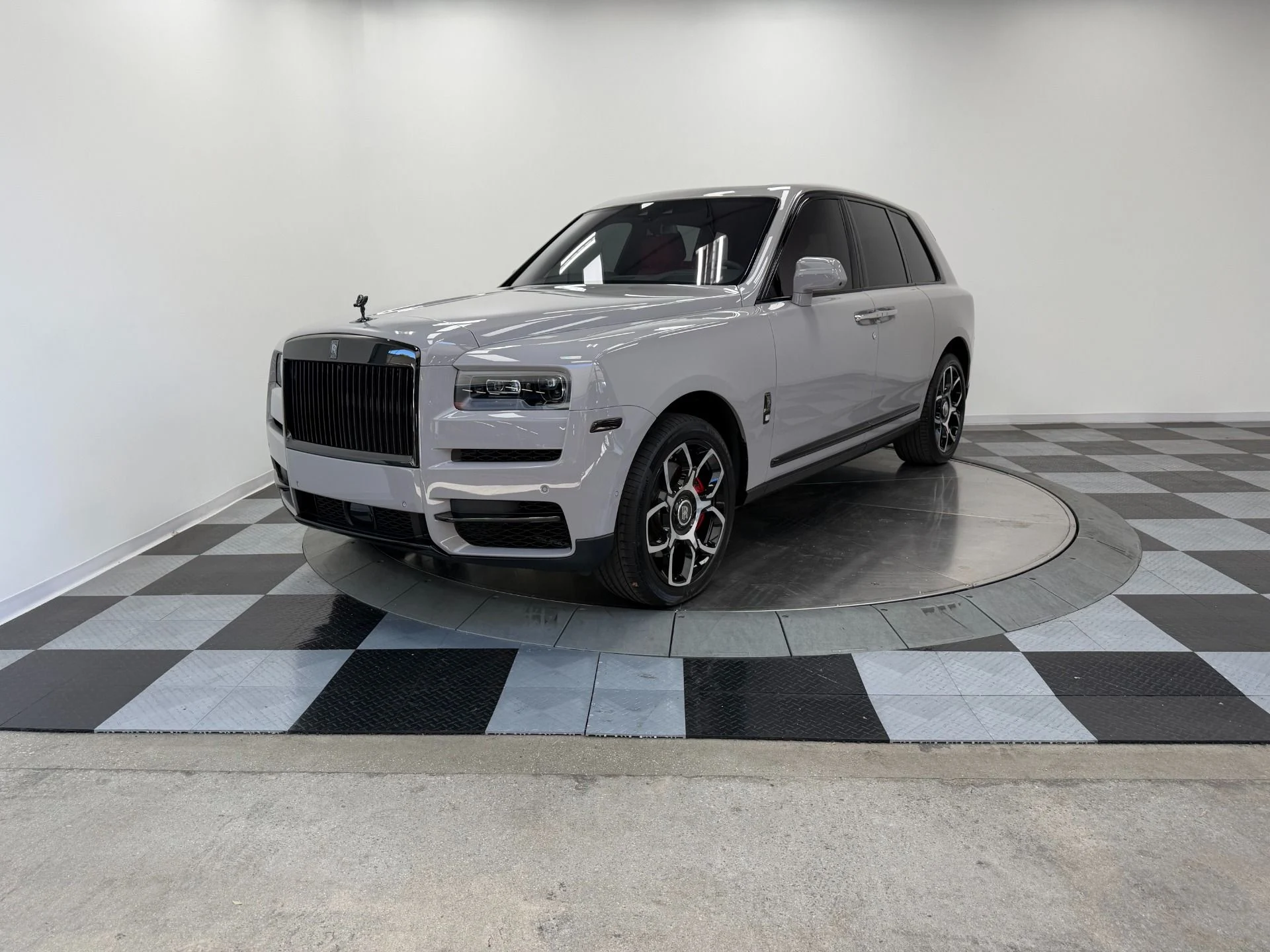mph004_210703978_Used_2024_Rolls_Royce_Cullinan_Black_Badge_Immersive_Rear_Seating_Rear_Theatre_Configuration_1782147217_4bf2b6fe6b