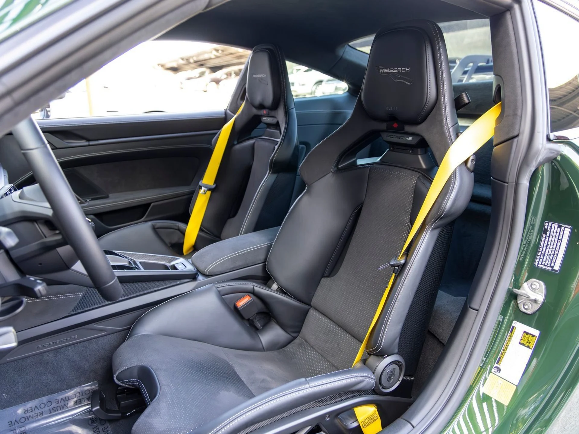 mph004_2111569015_5_5f9e53a406