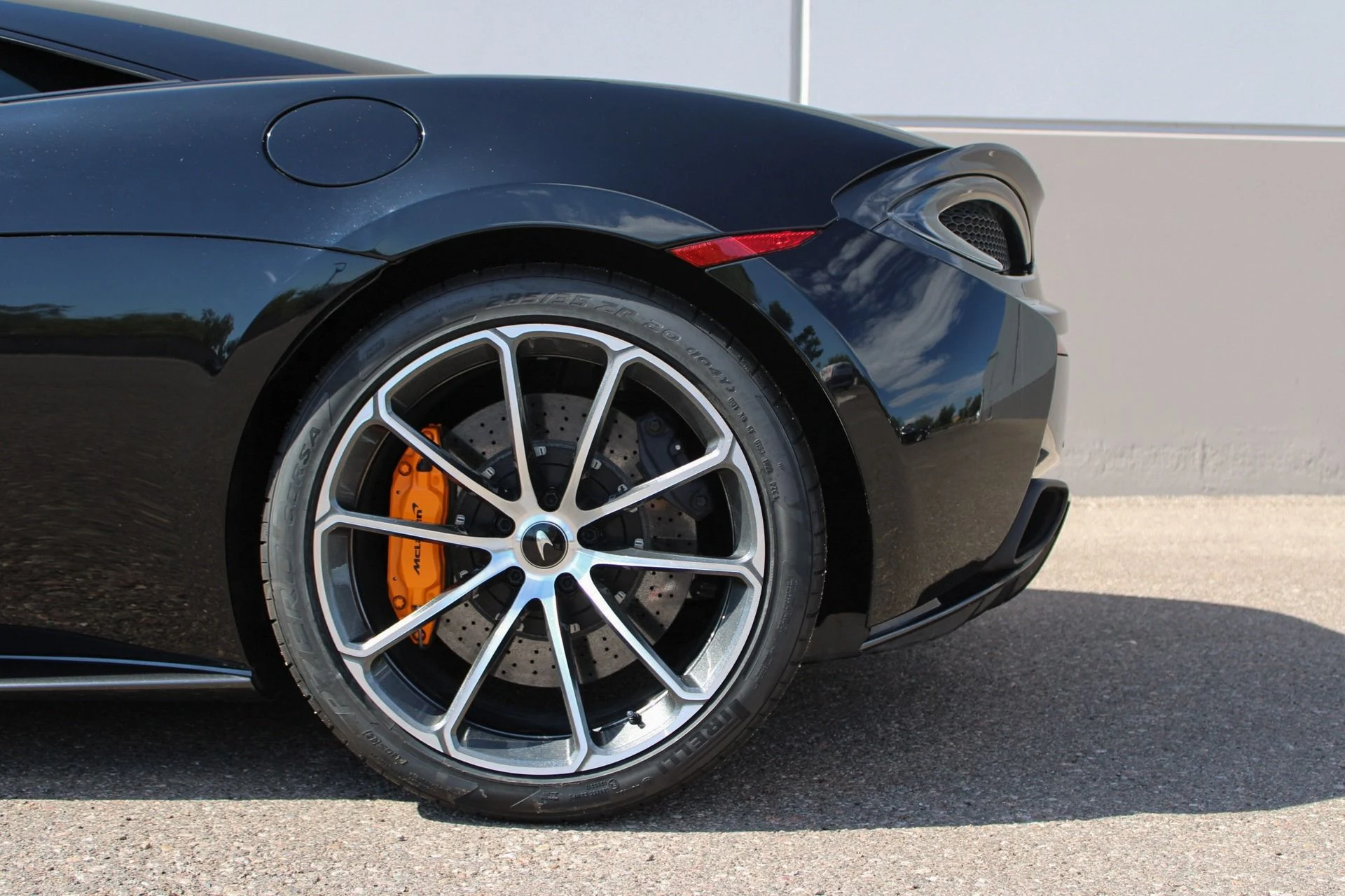 mph004_2116203325_Used_2019_MCLAREN_570_S_1727566589_f878e1934b