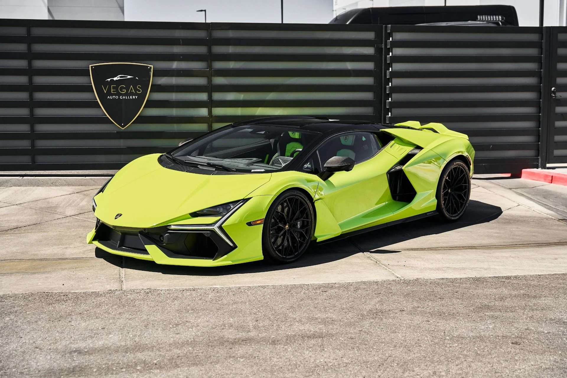 mph004_2119393601_Used_2026_Lamborghini_Revuelto_Base_1788485542_319314dca6