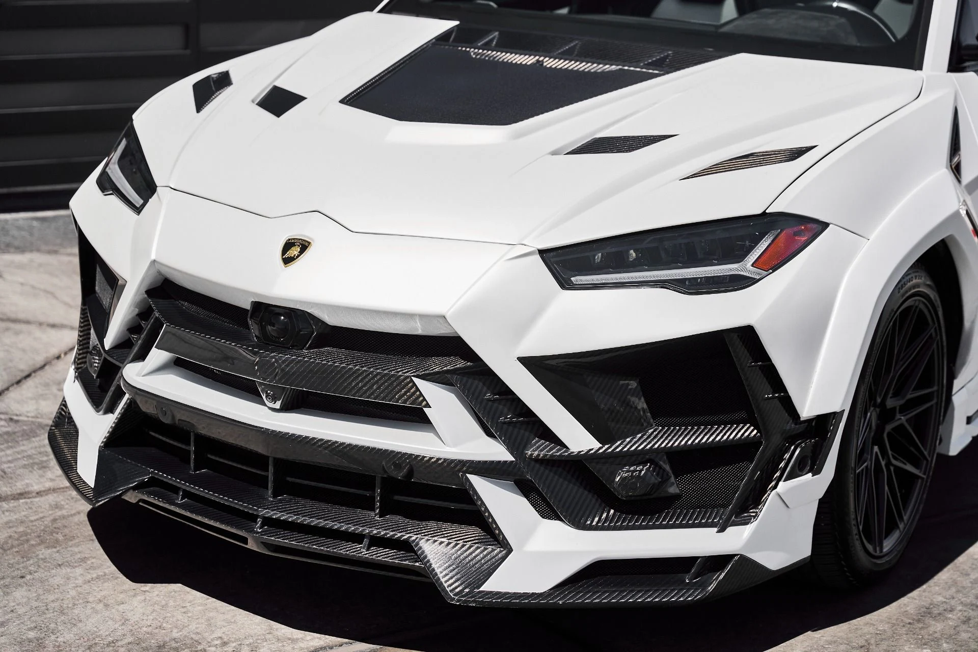 mph004_212116159_Used_2019_Lamborghini_Urus_Base_1776301810_eb611a615d