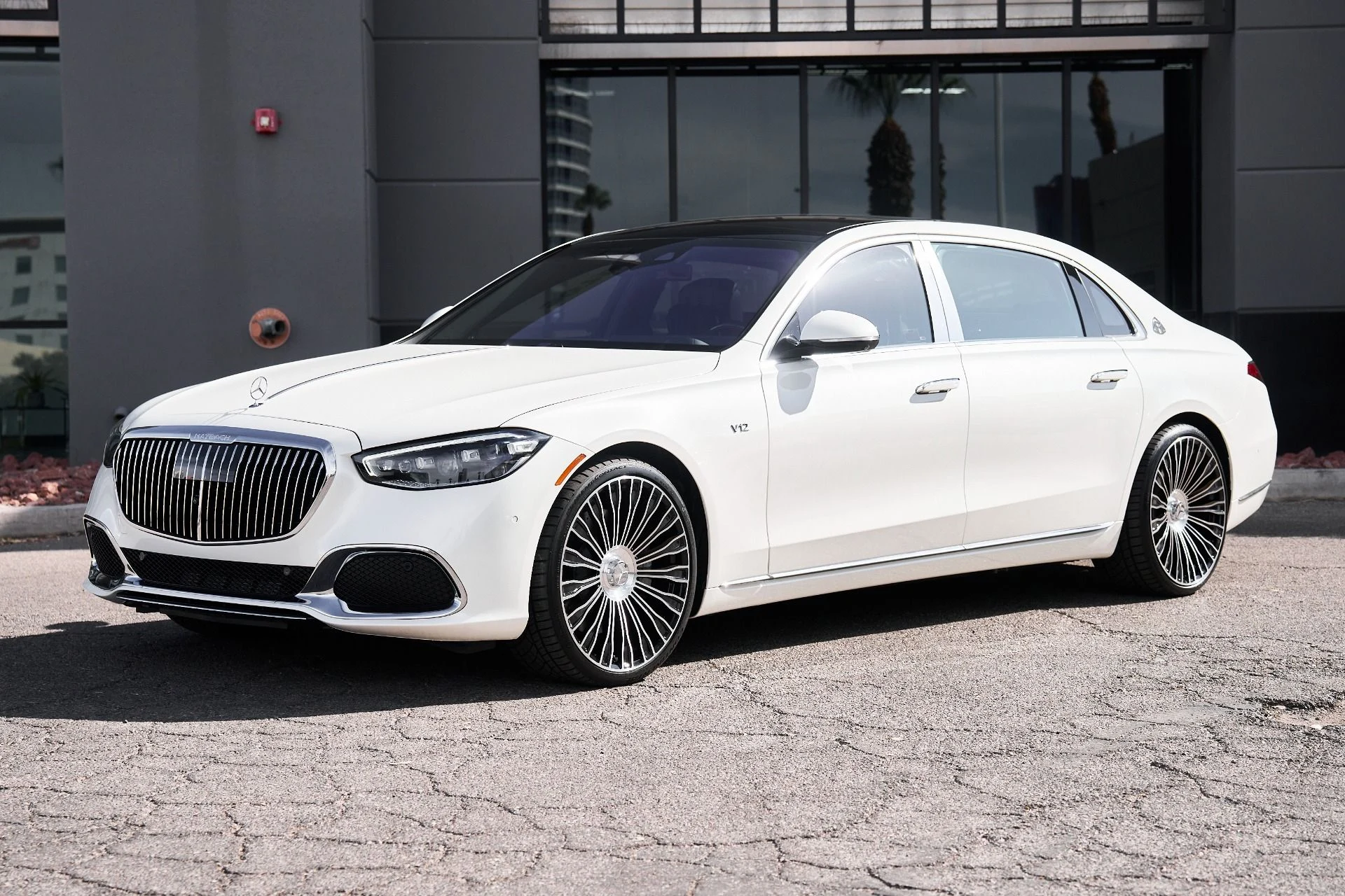 mph004_212135895_Used_2022_Mercedes_Benz_S_Class_Maybach_S_680_1757180581_7d7d7fe868