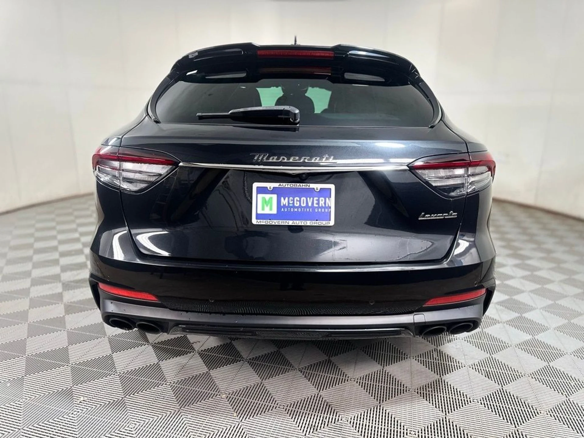 mph004_2124246545_d815fbb0d24a1b9780c5ba720ccb93fex_9a02f81522